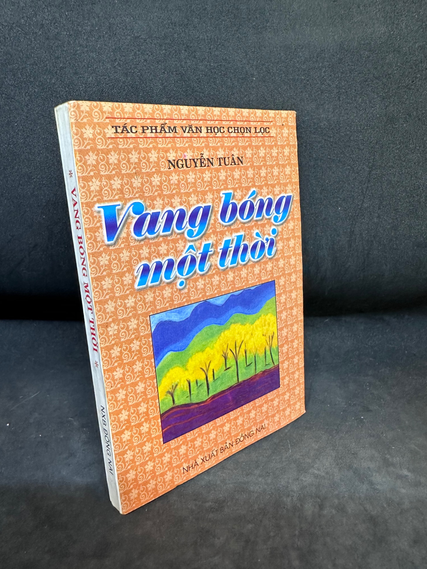 Vang Bóng Một Thời, Nguyễn Tuân, Mới 70% (Ố Vàng), 2001 SBM0307