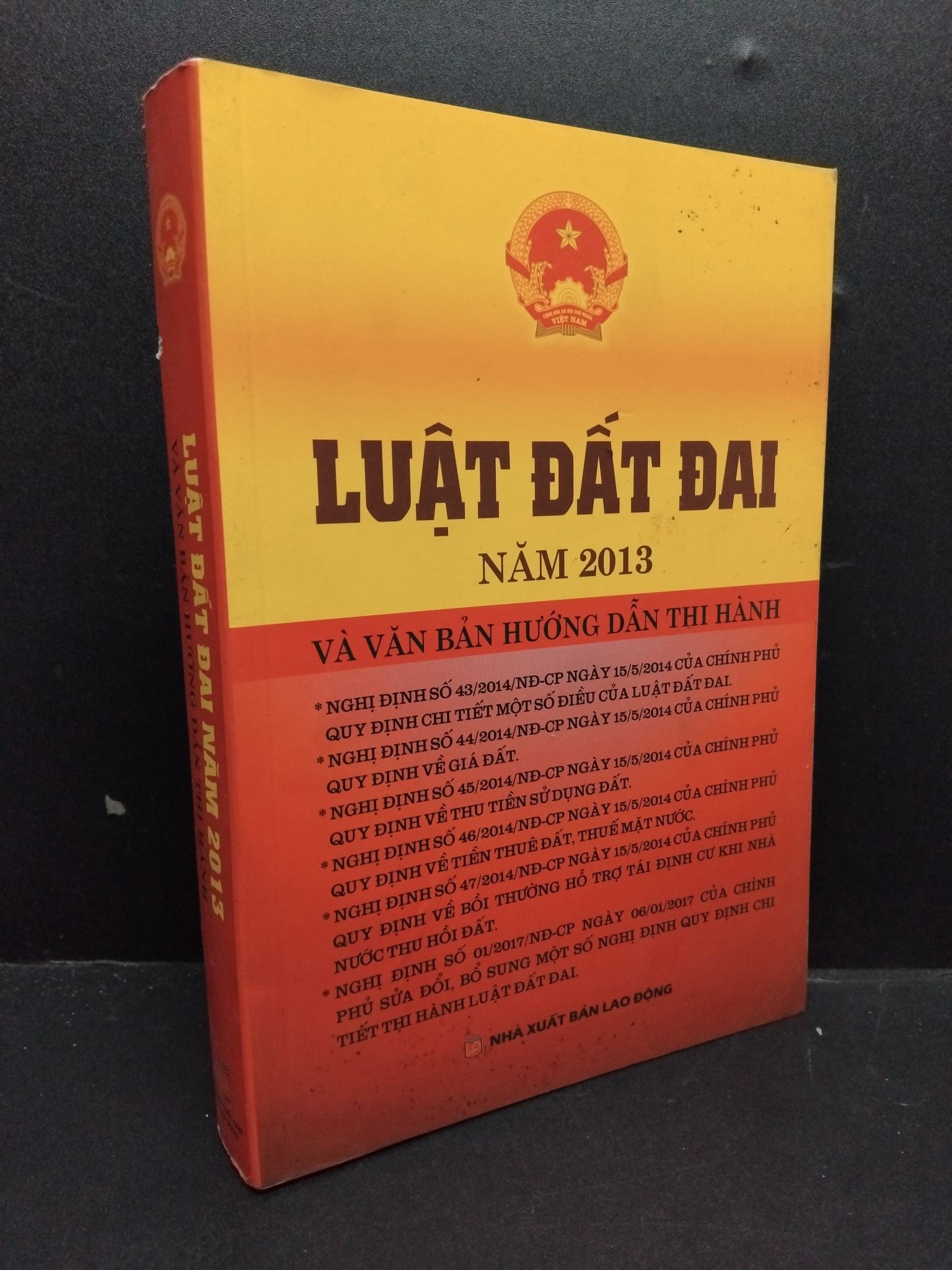 Luật đất đai năm 2013 và văn bản hướng dẫn thi hành mới 80% ố nhẹ 2017 HCM1906 SÁCH GIÁO TRÌNH, CHUYÊN MÔN