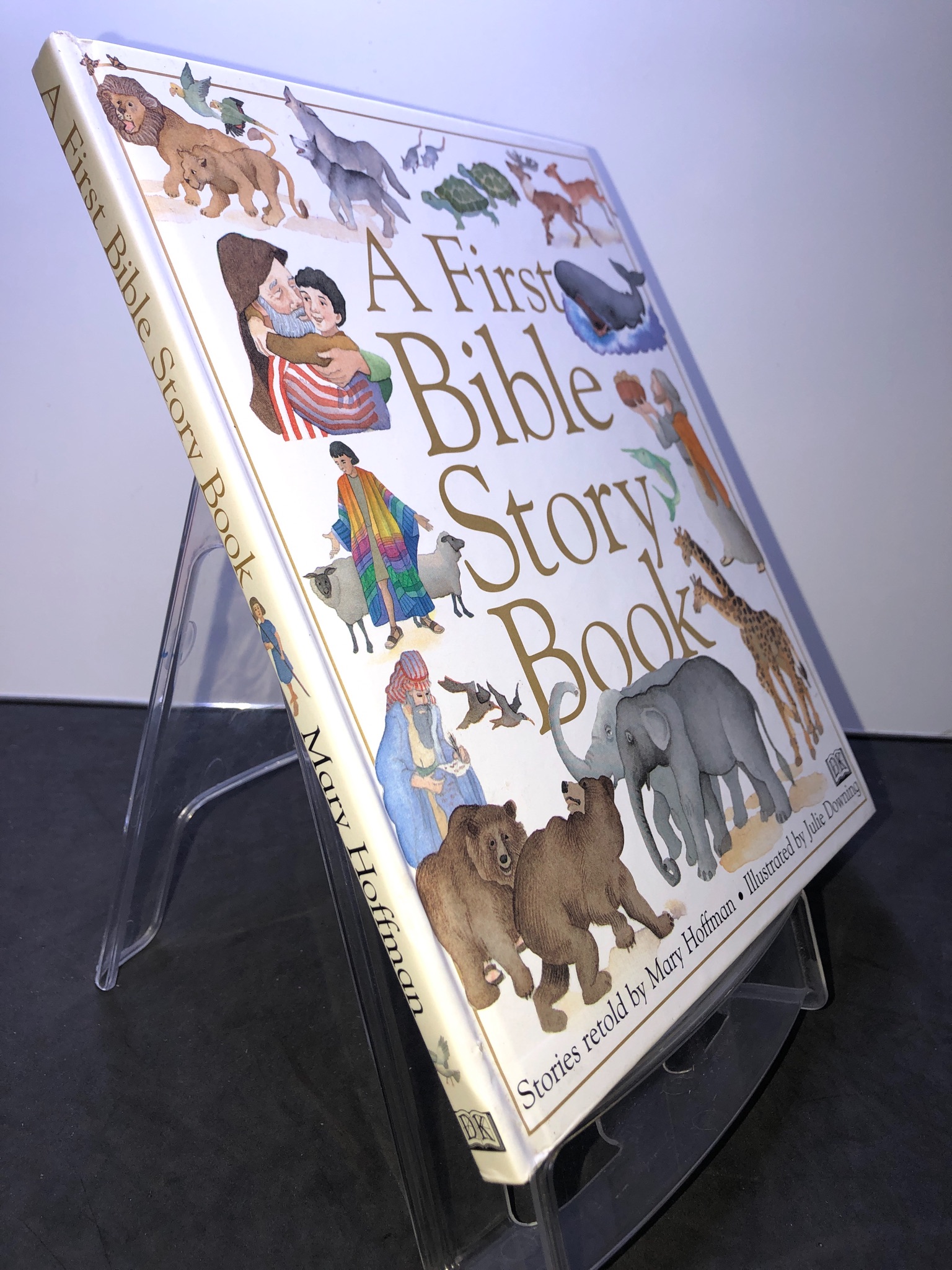 A First Bible Store Book BÌA CỨNG mới 85% bẩn nhẹ Mary Hoffman HPB2707 NGOẠI VĂN