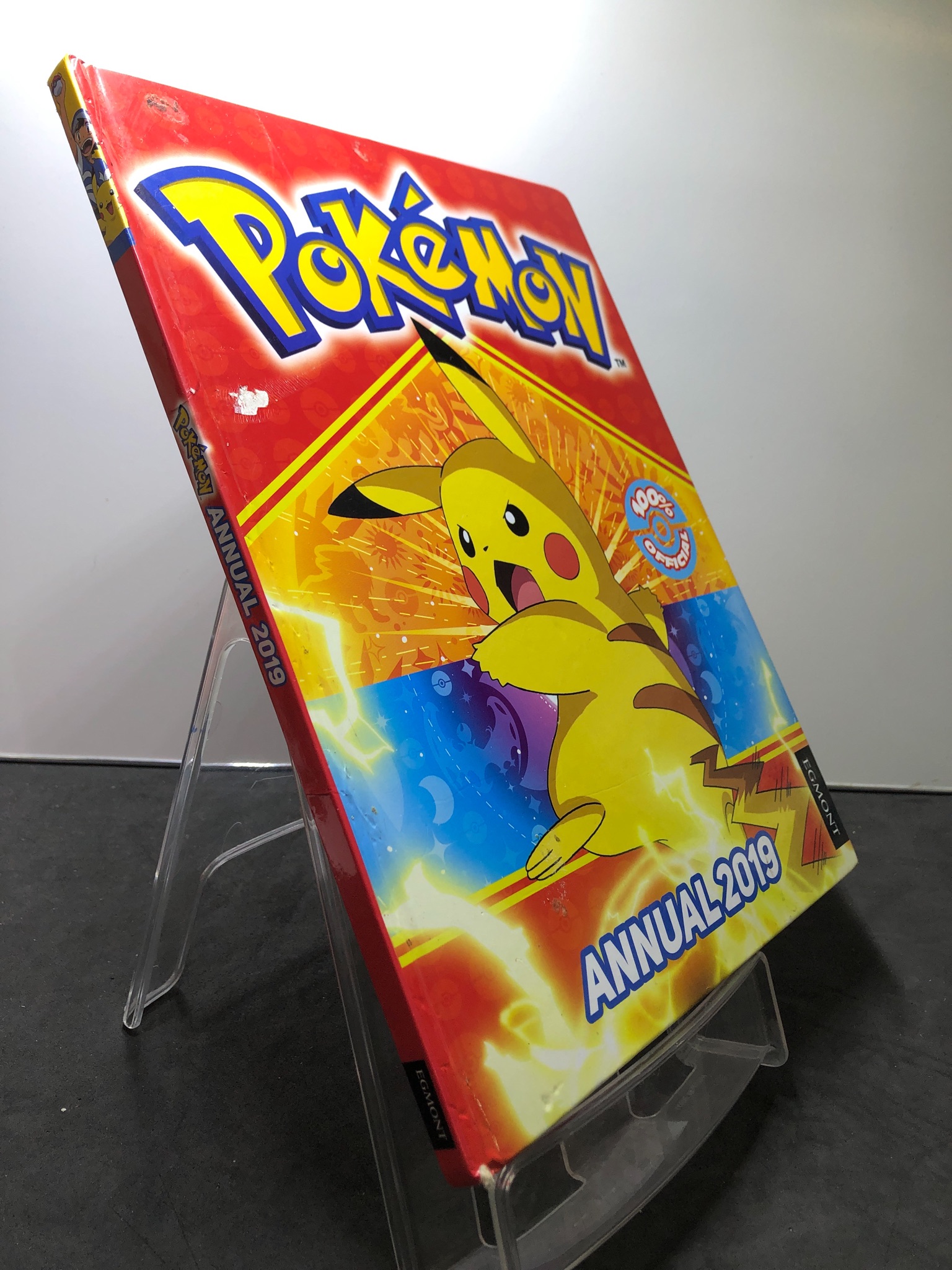 Pokémon Annual 2019 BÌA CỨNG mới 80% bẩn tróc bìa nhẹ Egmont HPB2607 NGOẠI VĂN