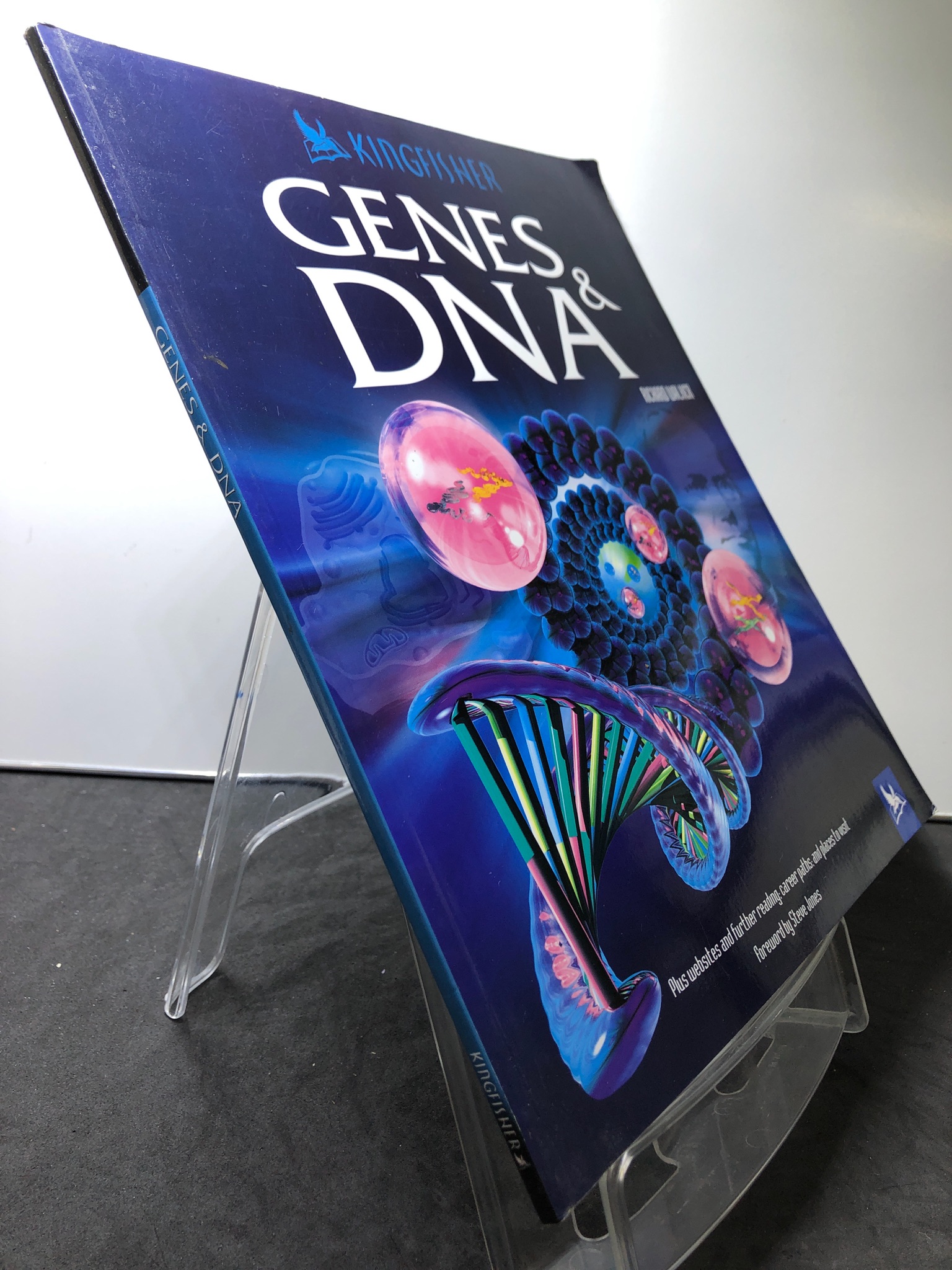 Genes and DNA KINGFISHER mới 85% bẩn nhẹ Richard Walker HPB3107 NGOẠI VĂN