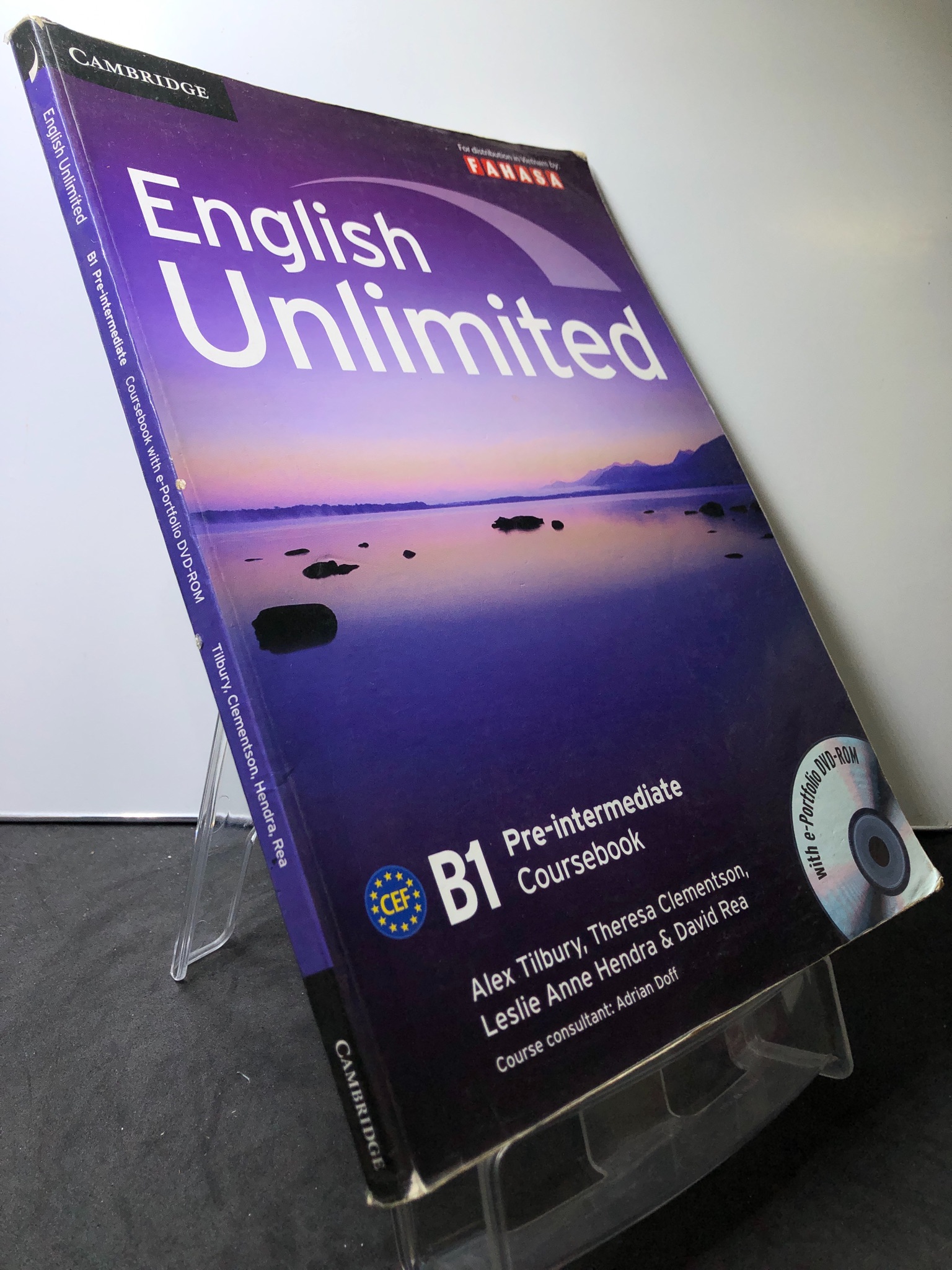 English Unlimited B1 Pre-intermediate Coursebook CAMBRIDGE mới 80% bẩn nhẹ note viết xanh kèm CD Adrian Doff HPB3107 HỌC NGOẠI NGỮ