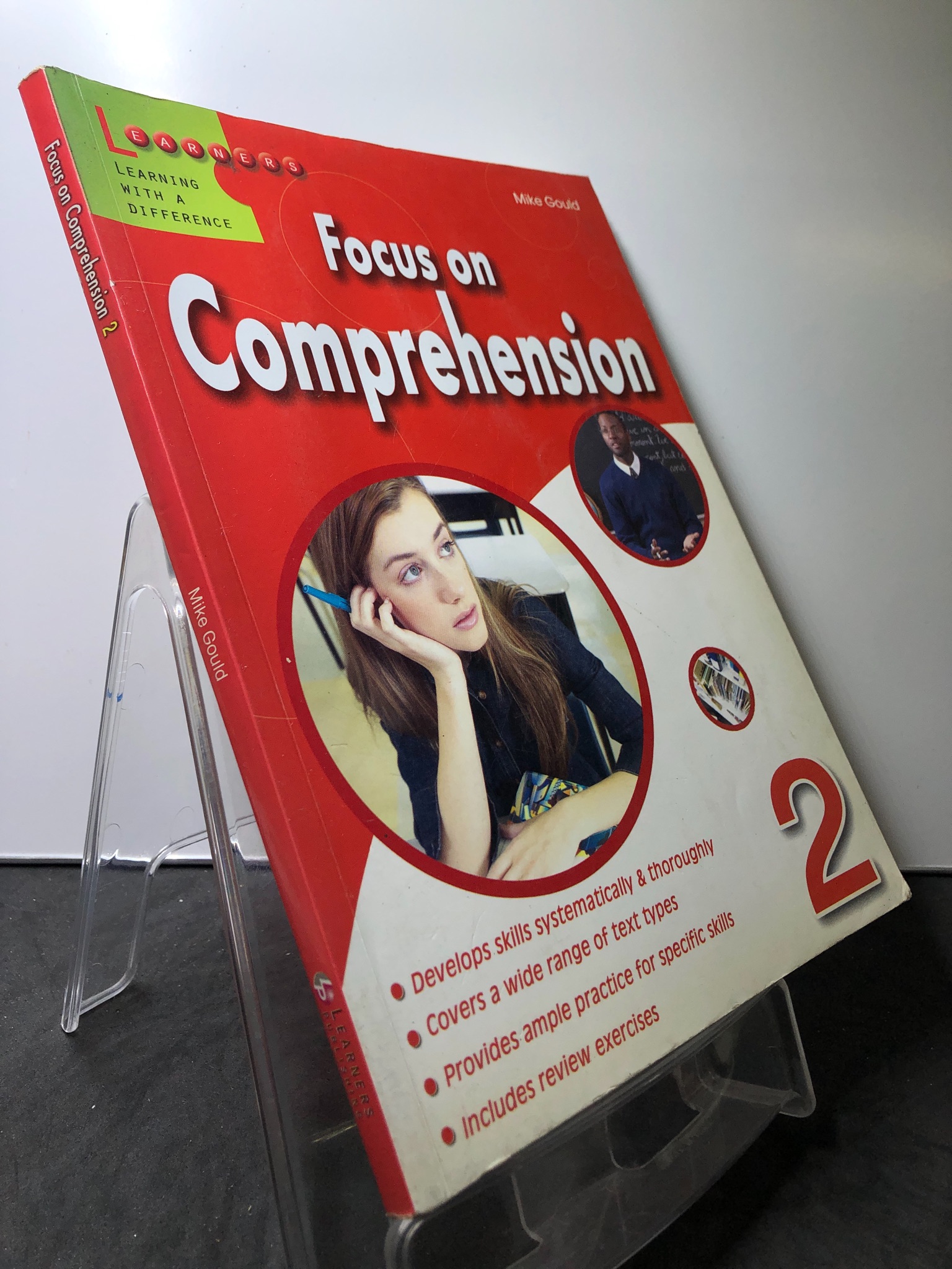 Focus on Comprehension 2 mới 80% cong ẩm bẩn nhẹ note viết xanh Mike Gould HPB3107 HỌC NGOẠI NGỮ