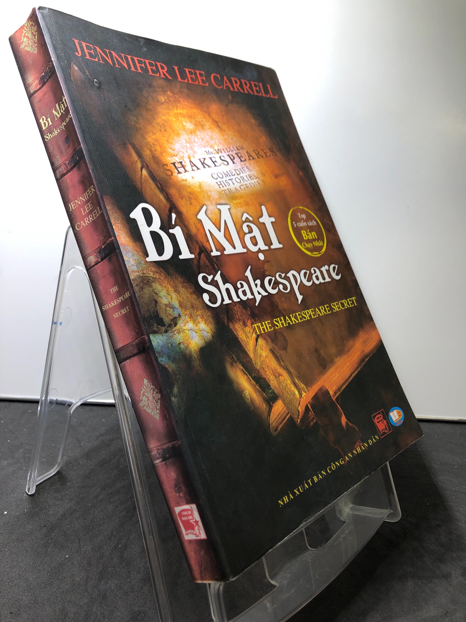 Bí mật Shakespeare 2009 mới 80% bẩn nhẹ Jennifer Lee Carrell HPB0108 VĂN HỌC