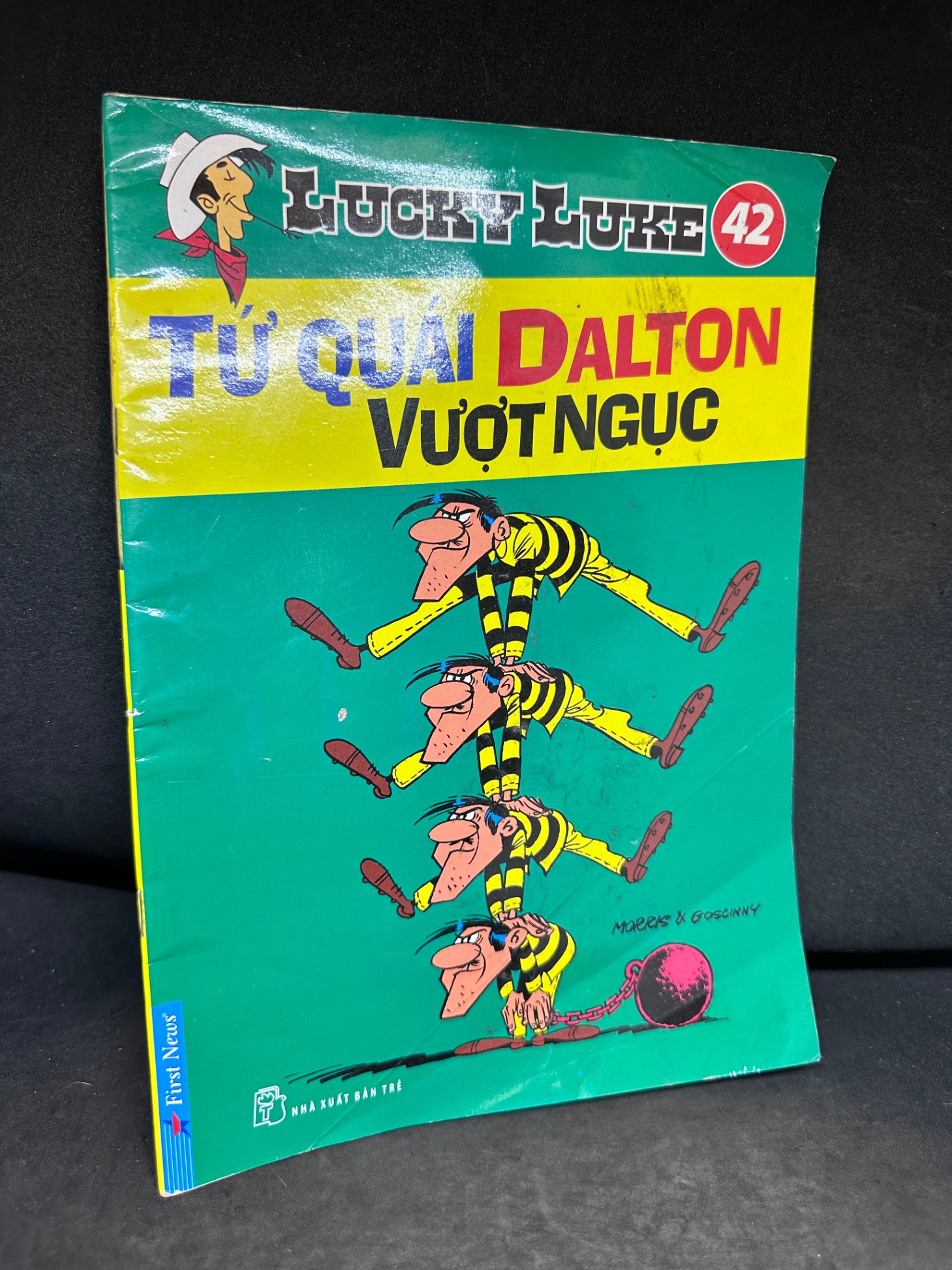 Lucky Luke, Tập 42, Tứ Quái Dalton Vượt Ngục, Mới 80% (Bìa Gấp, Trang Đầu Có Ghi Chữ), 2011 SBM2407