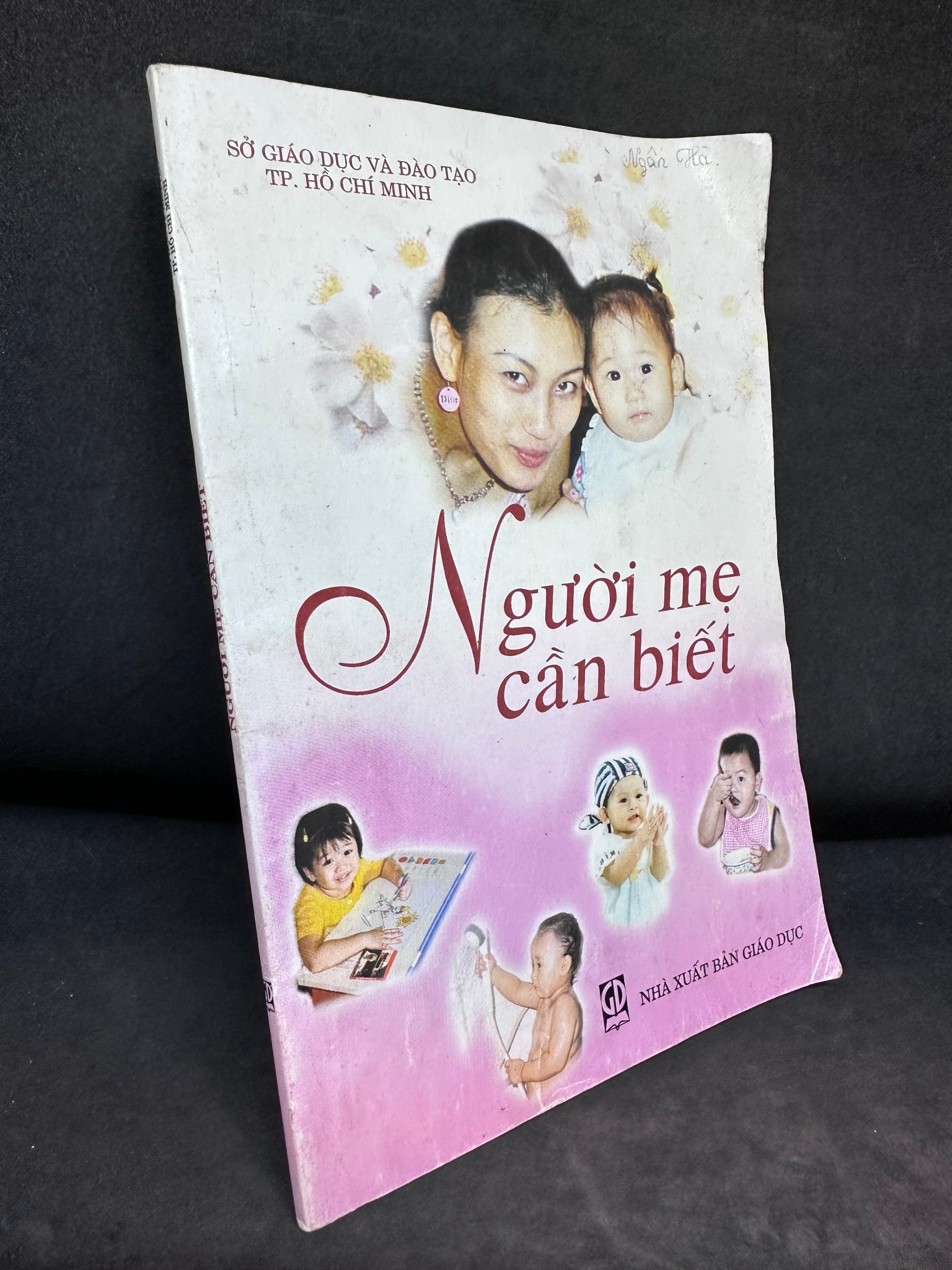 Người Mẹ Cần Biết, Mới 60% (Có Vết Nước), 2005 SBM2407