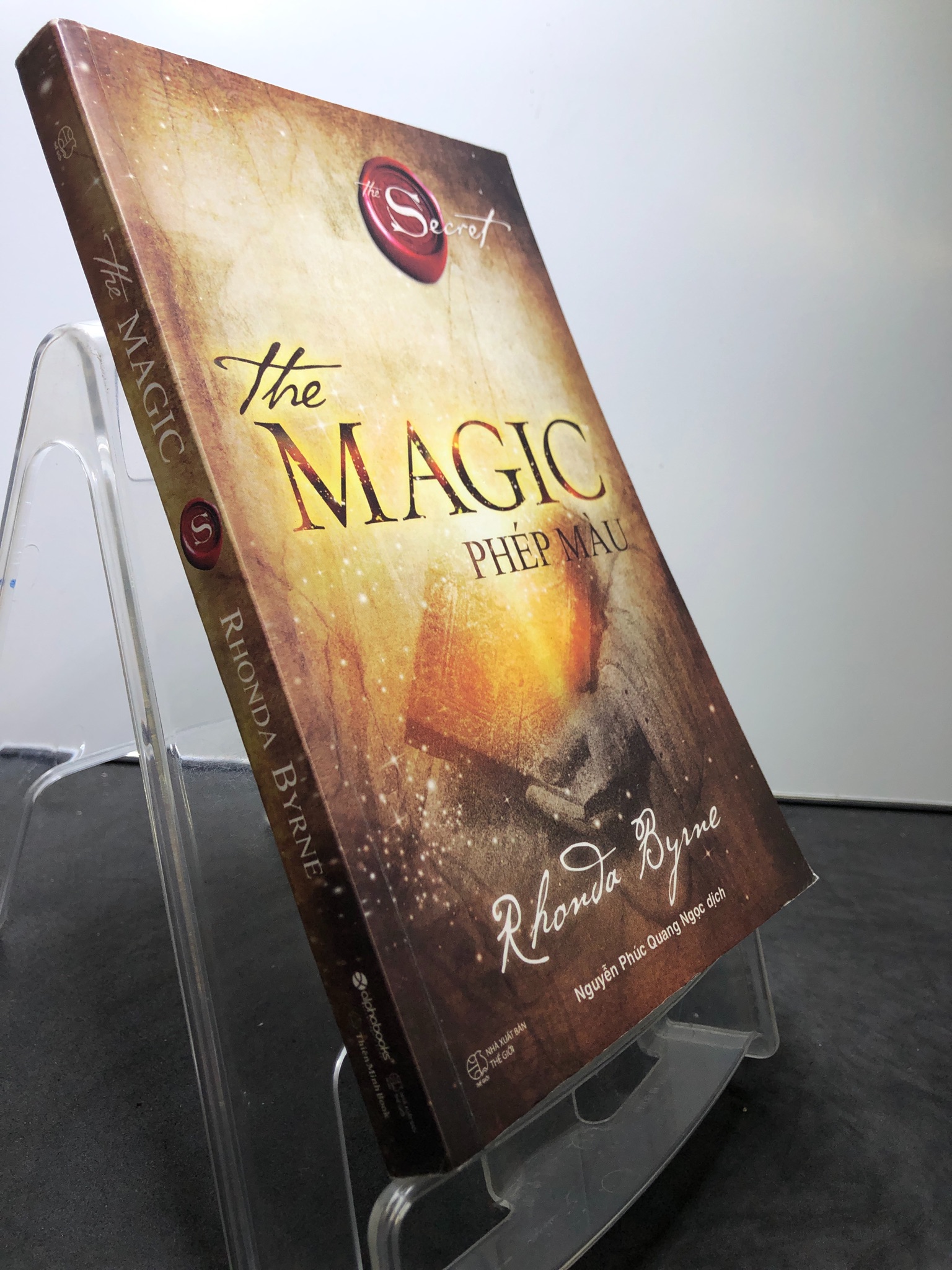 The magic Phép màu 2020 mới 85% bẩn nhẹ highlight Rhonda Byrne HPB0508 VĂN HỌC