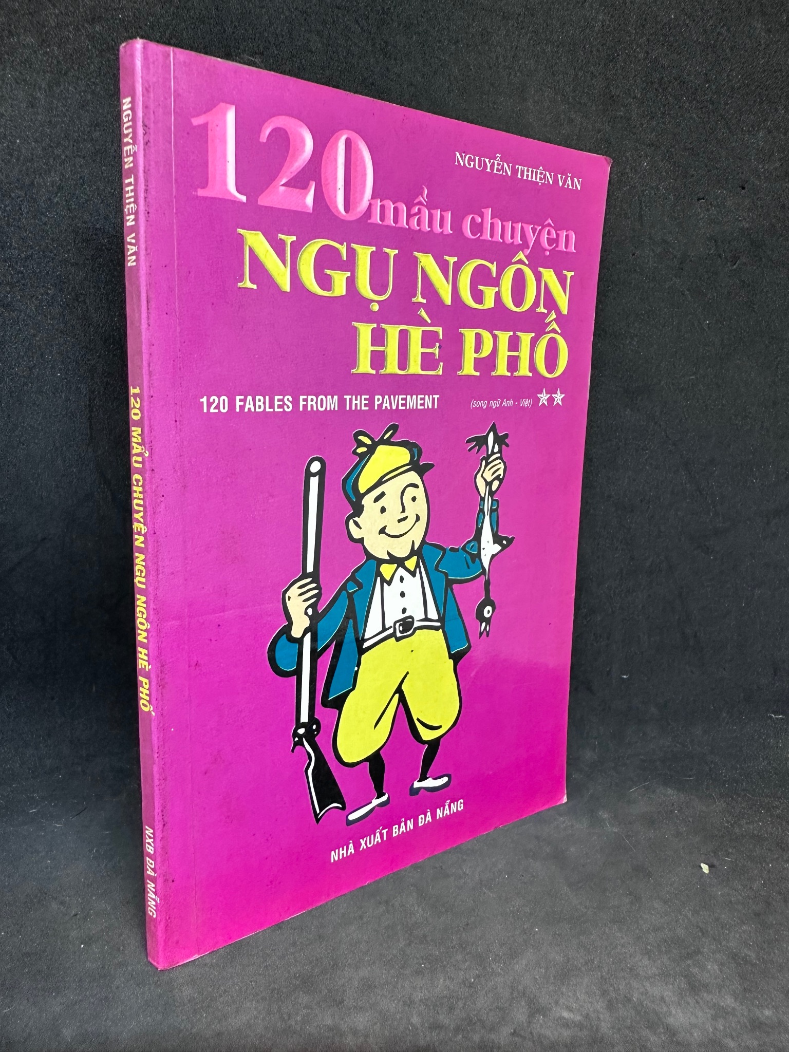 120 Mẩu Chuyện Ngụ Ngôn Hè Phố - Song Ngữ Anh Việt, Mới 60% (Ố Vàng), 2004 SBM2407