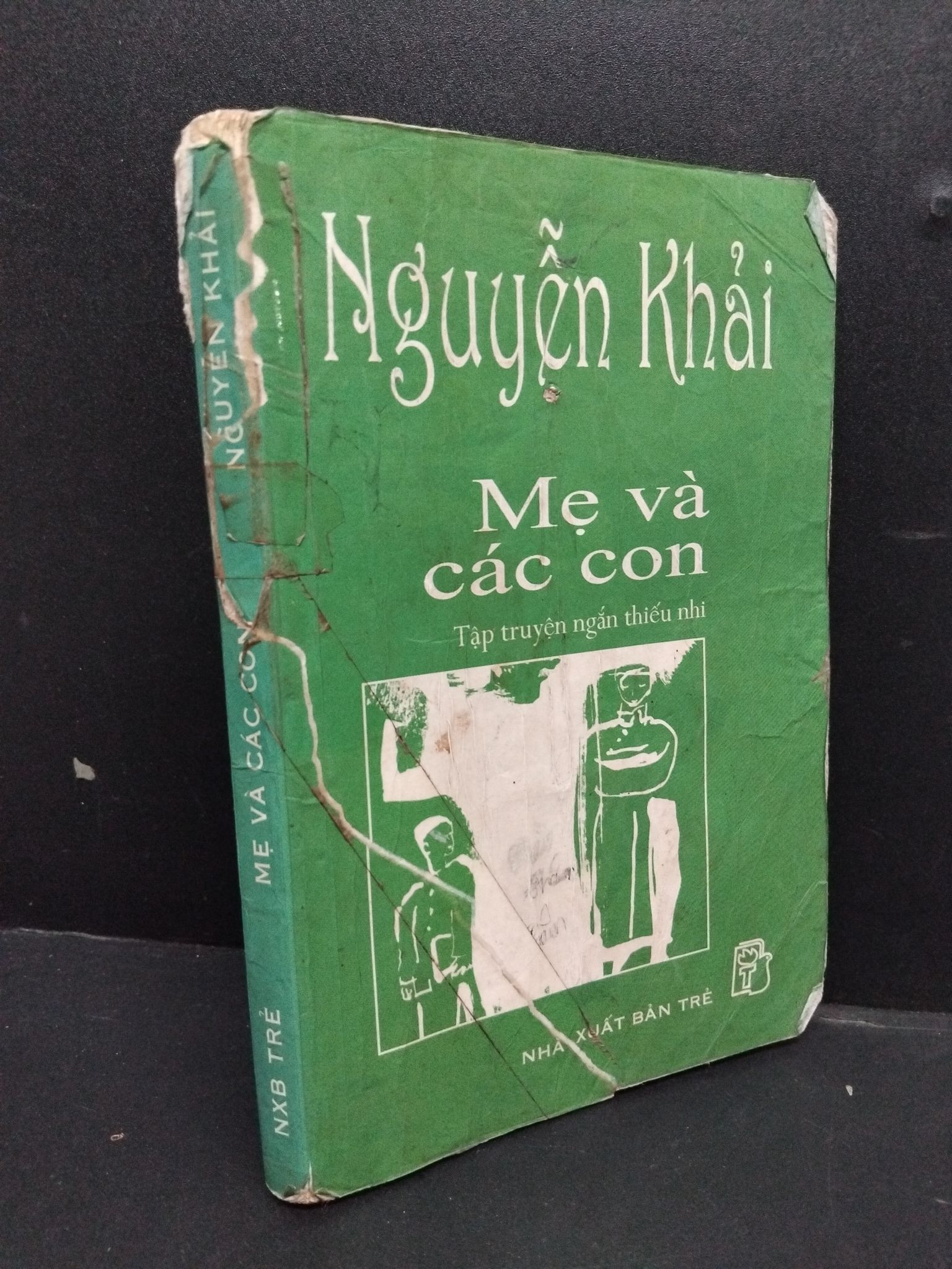 Mẹ và các con mới 60% ố rách trang HCM1008 Nguyễn Khải VĂN HỌC