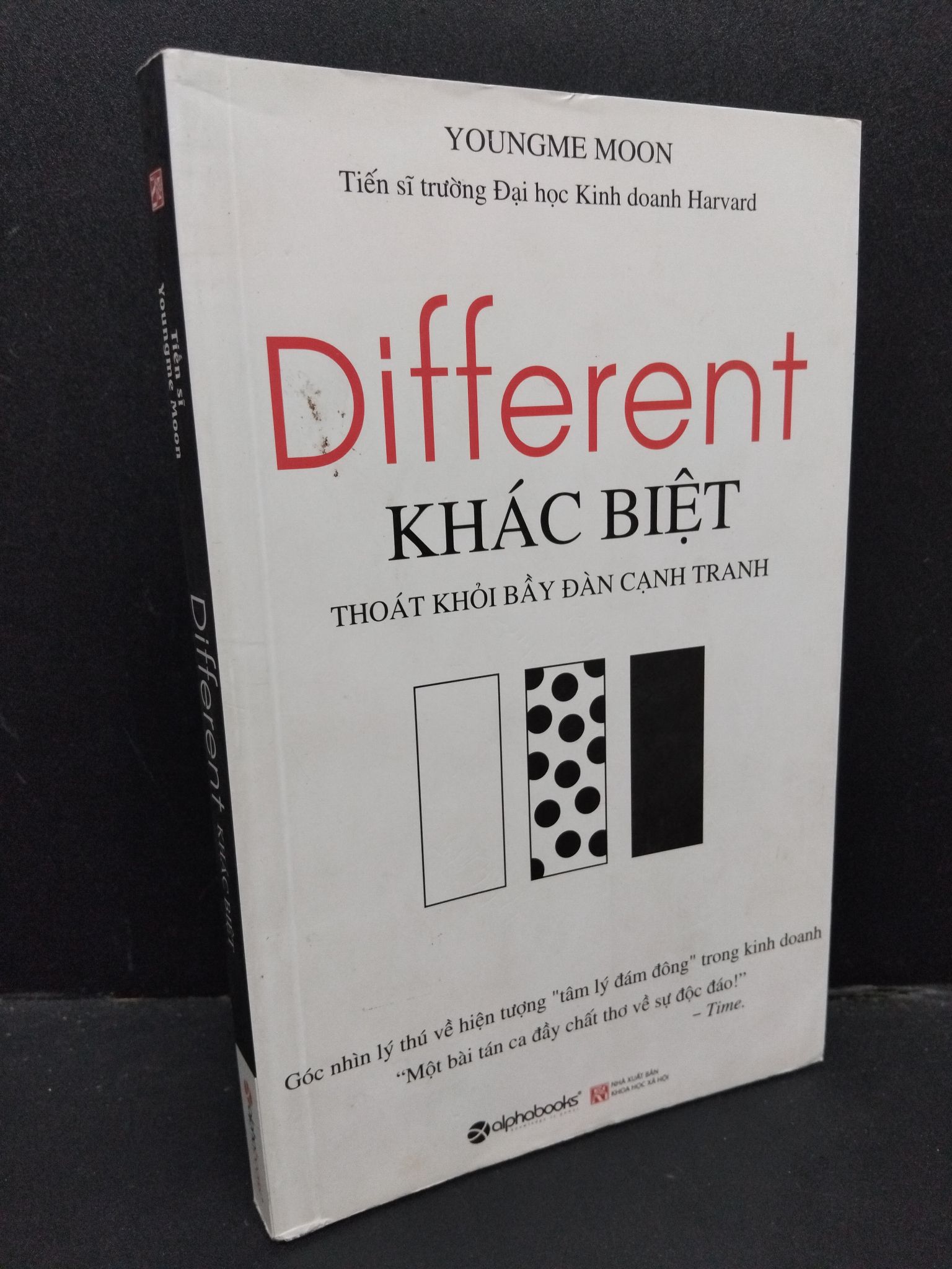 Different khác biệt mới 90% bẩn 2015 HCM1008 TS. Youngme Moon MARKETING KINH DOANH