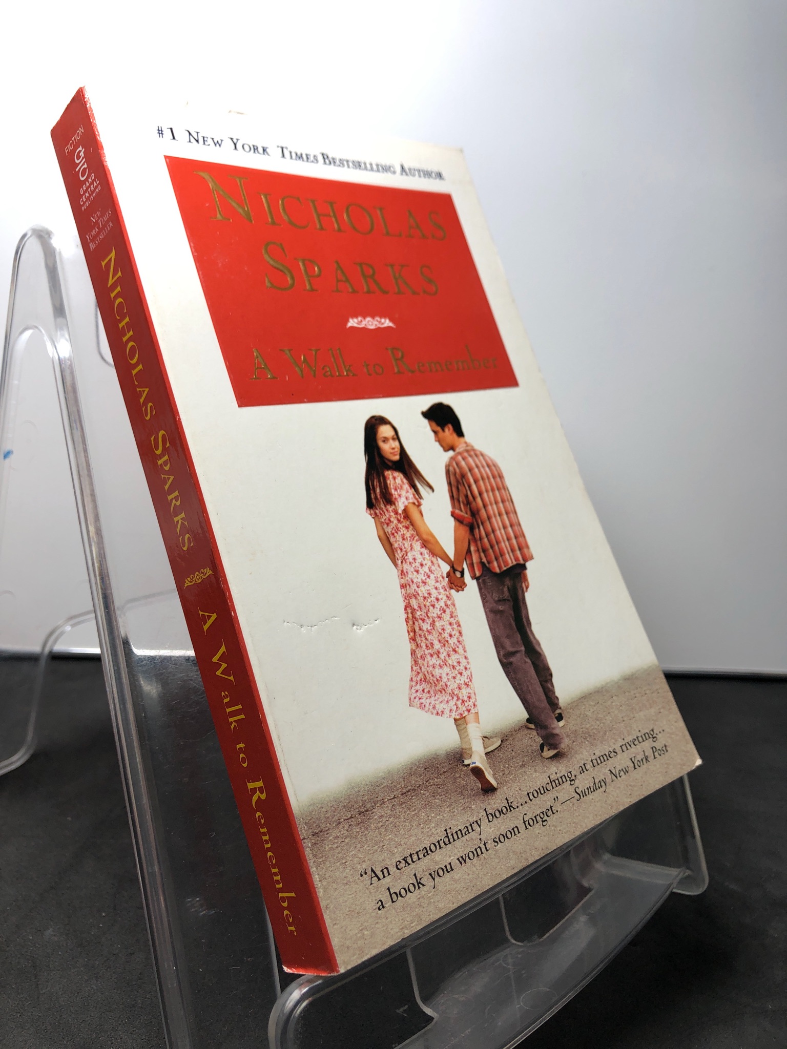 A walk to remember mới 85% bẩn nhẹ Nicholas Spark HPB1408 NGOẠI VĂN