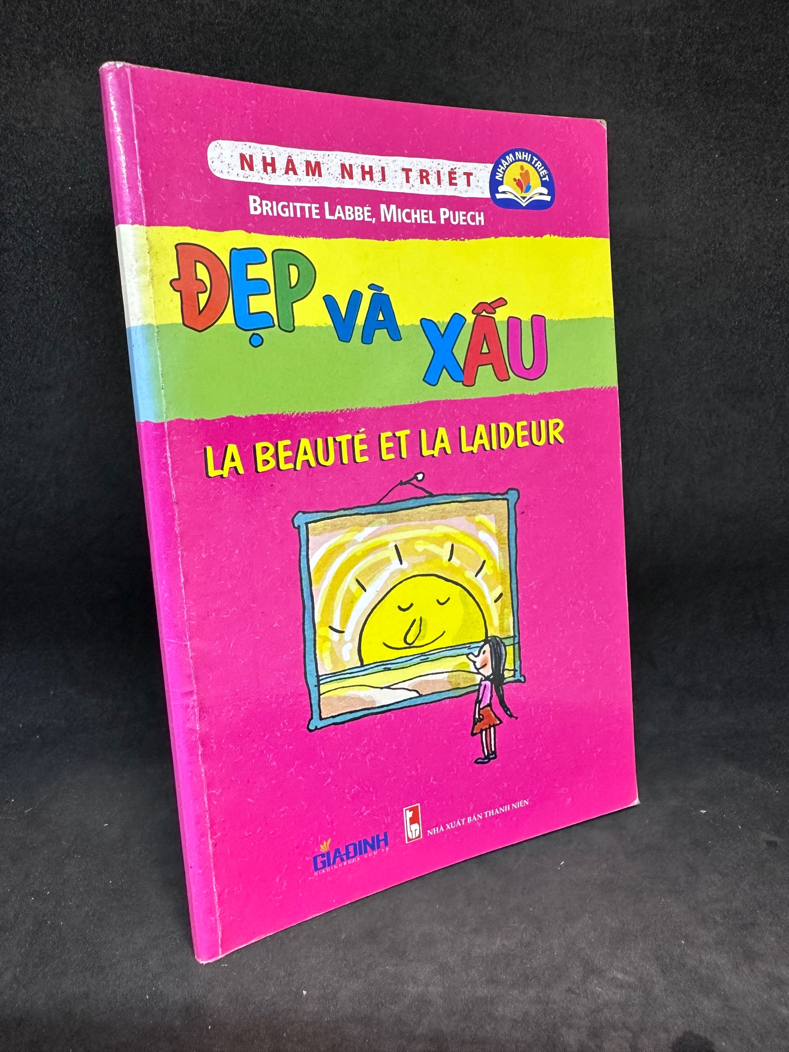 Đẹp Và Xấu - Brigitte Labbe, Mới 80% (Ố Nhẹ), 2012 SBM2407