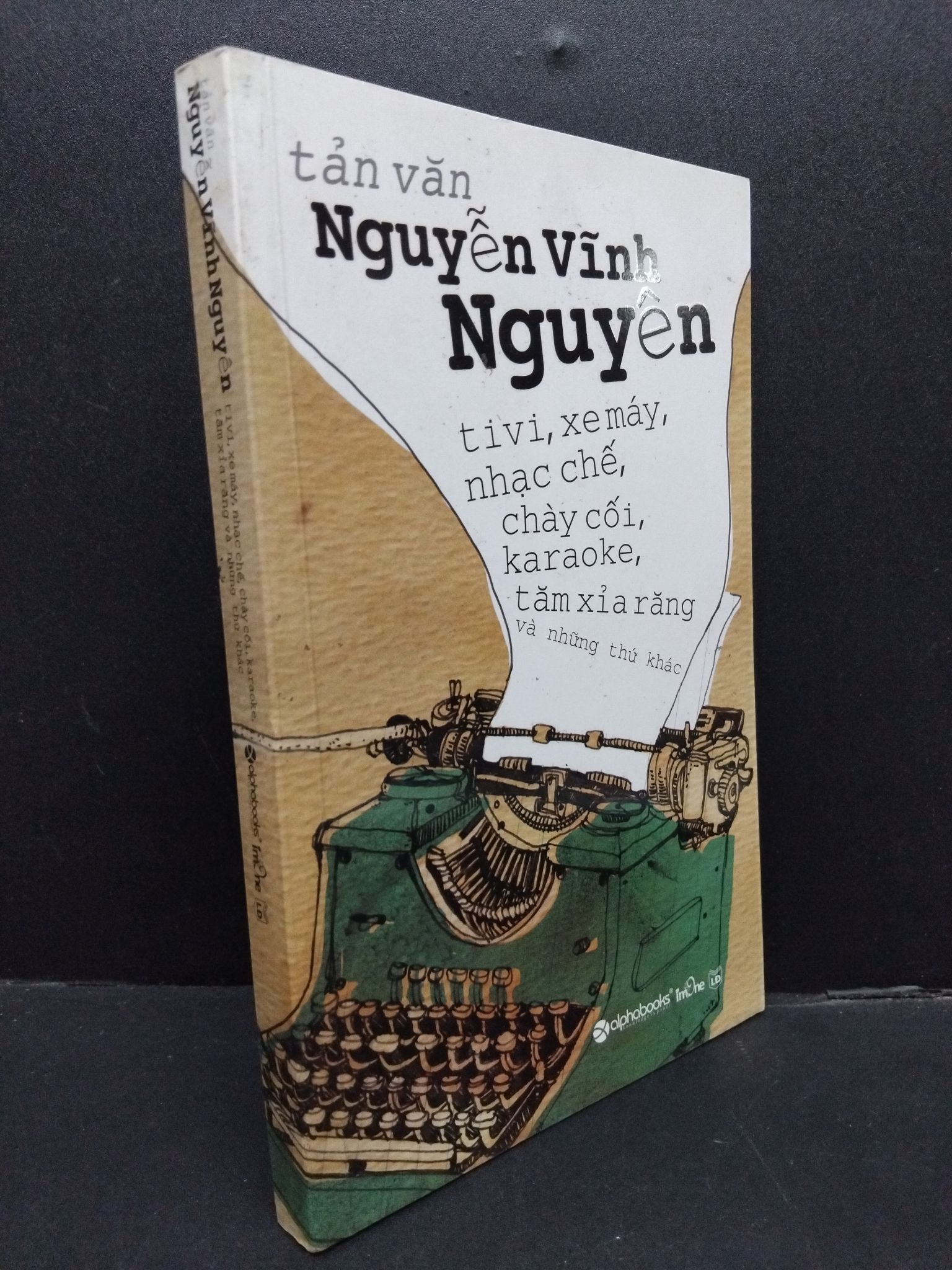 Tản văn Nguyễn Vĩnh Nguyên mới 90% ố bẩn nhẹ 2012 HCM1008 VĂN HỌC