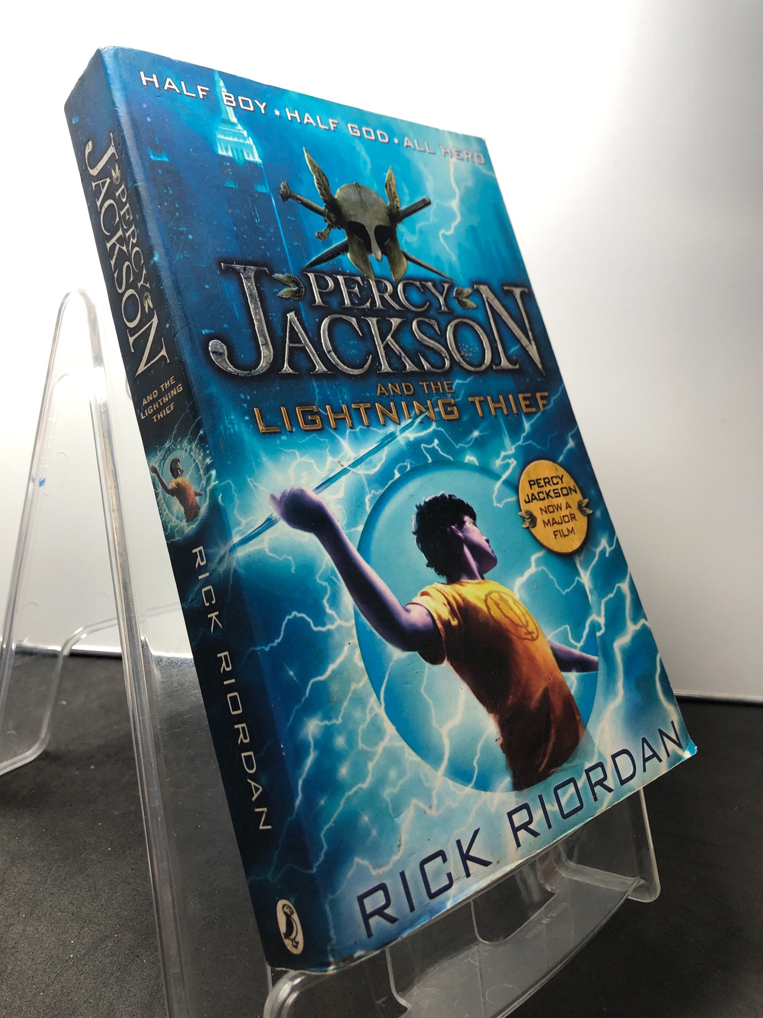 Percy Jackson and the lightning thief mới 80% ố vàng Rick Riordan HPB1508 NGOẠI VĂN