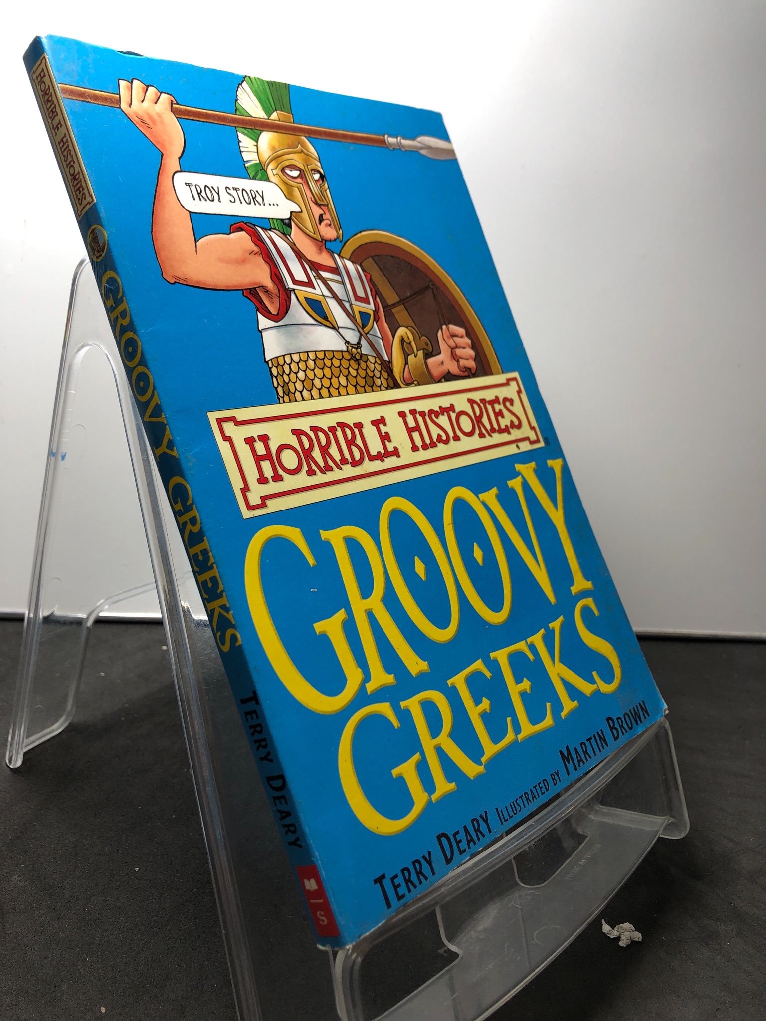 Groovy Greeks Horrible histories mới 80% bẩn nhẹ Terry Deary HPB1908 NGOẠI VĂN