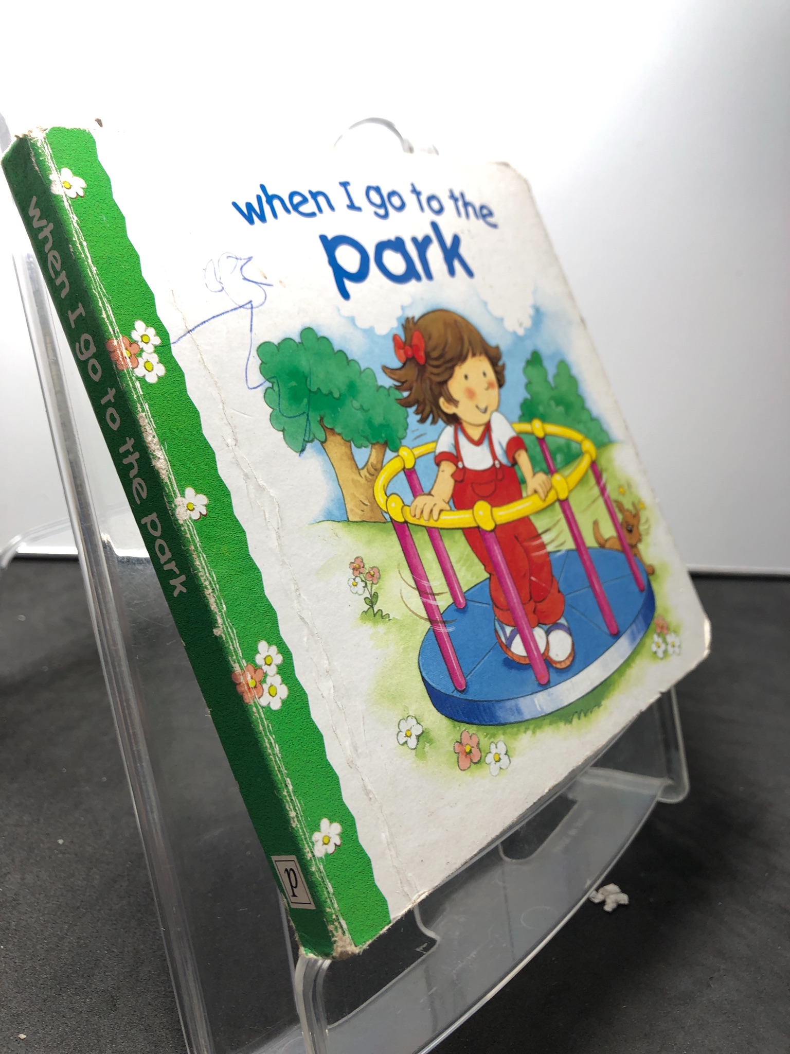 When i go to the park mới 80% vết mực xanh bìa P HPB1908 NGOẠI VĂN