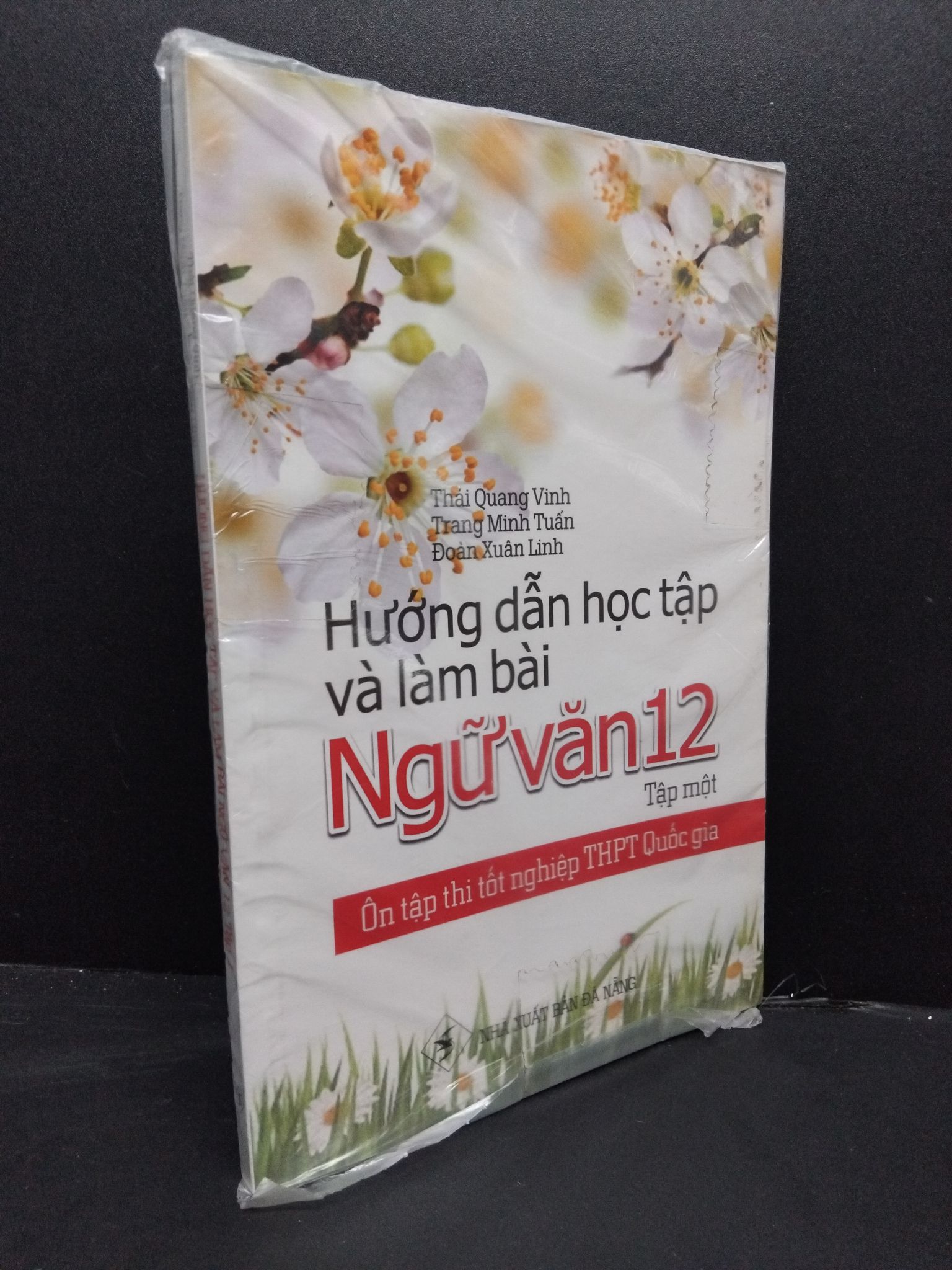 Hướng dẫn học tập và làm bài ngữ văn 12 tập 1 (có bọc seal) mới 90% ố nhẹ HCM.ASB2408 giáo trình, học thuật