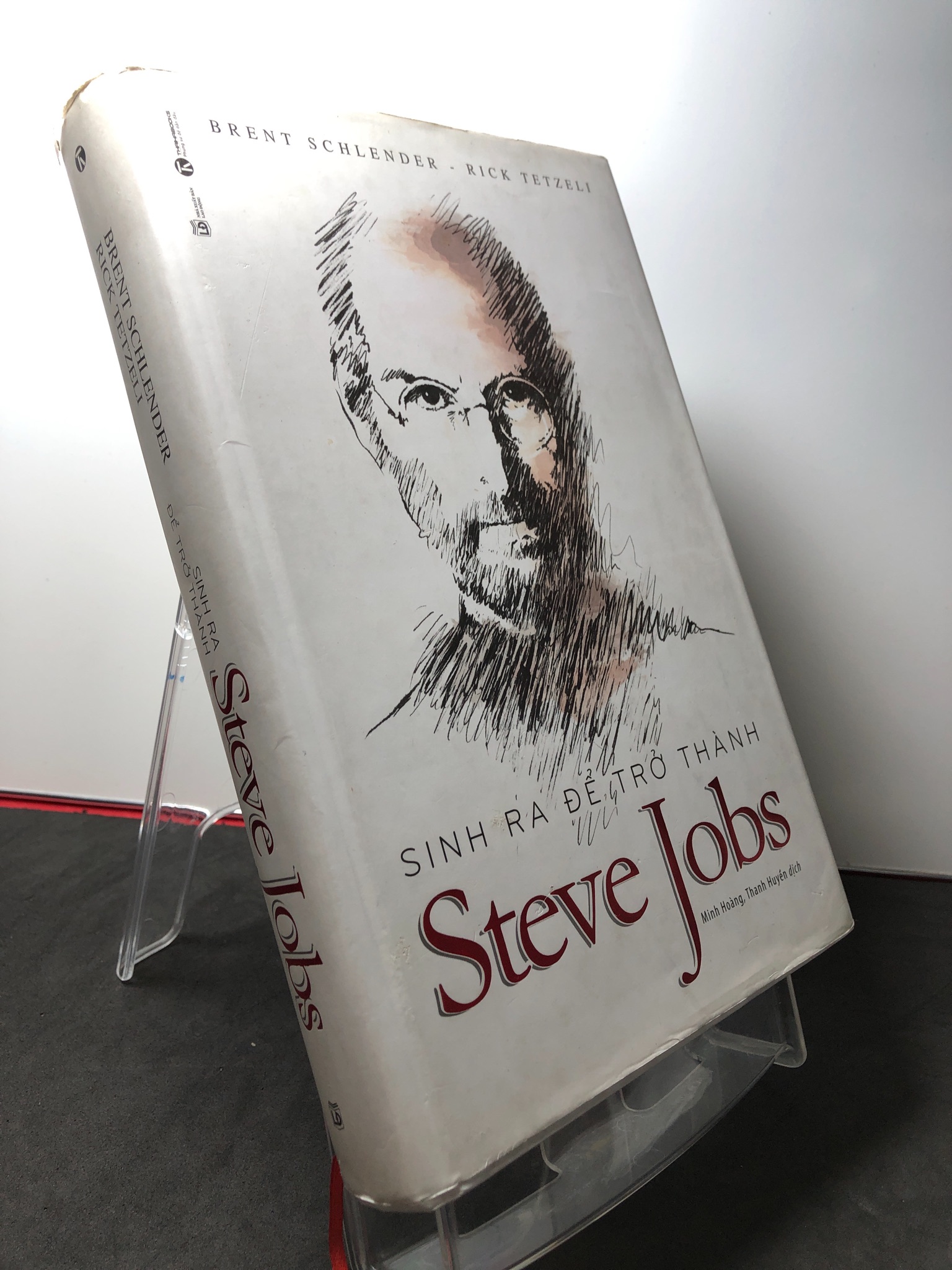 Sinh ra để trở thành Steve Jobs 2017 mới 80% bìa cứng bẩn nhẹ Brent Schleder và Rick Tetzeli HPB3108 KỸ NĂNG