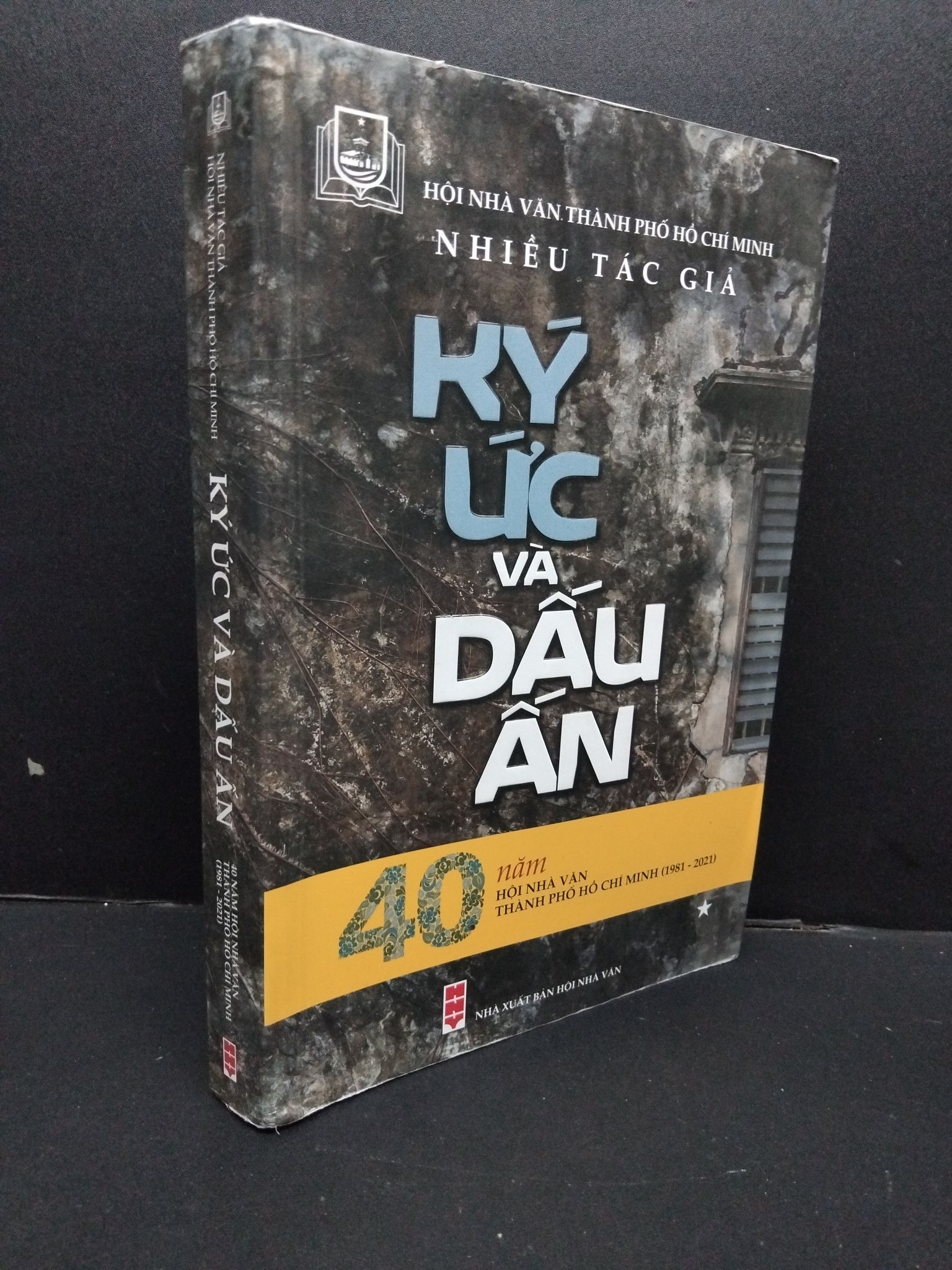 Ký ức và dấu ấn mới 90% bẩn nhẹ 2021 HCM.ASB0609