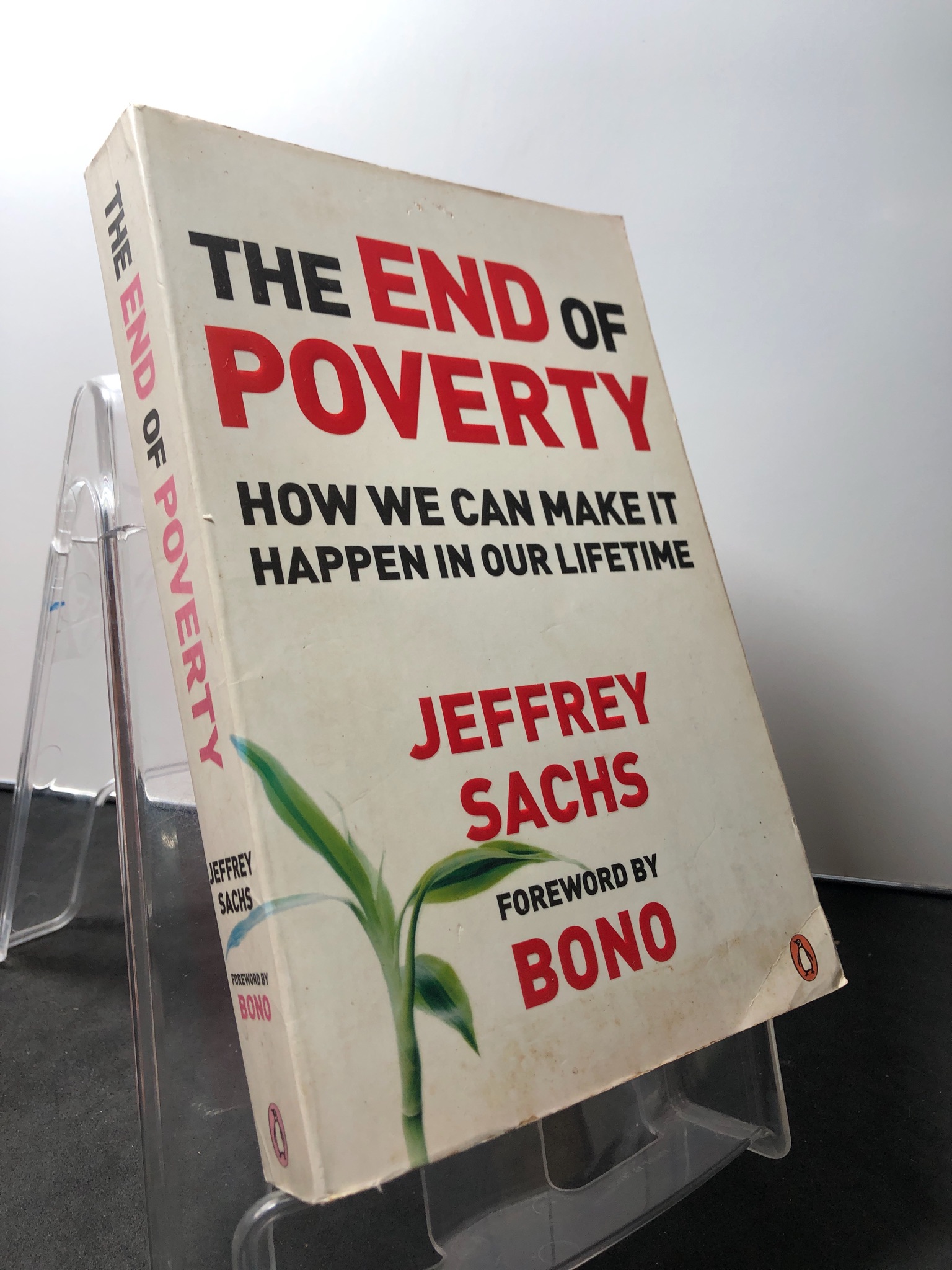 The end of poverty mới 80% ố vàng Jeffrey Sachs HPB1309 NGOẠI VĂN