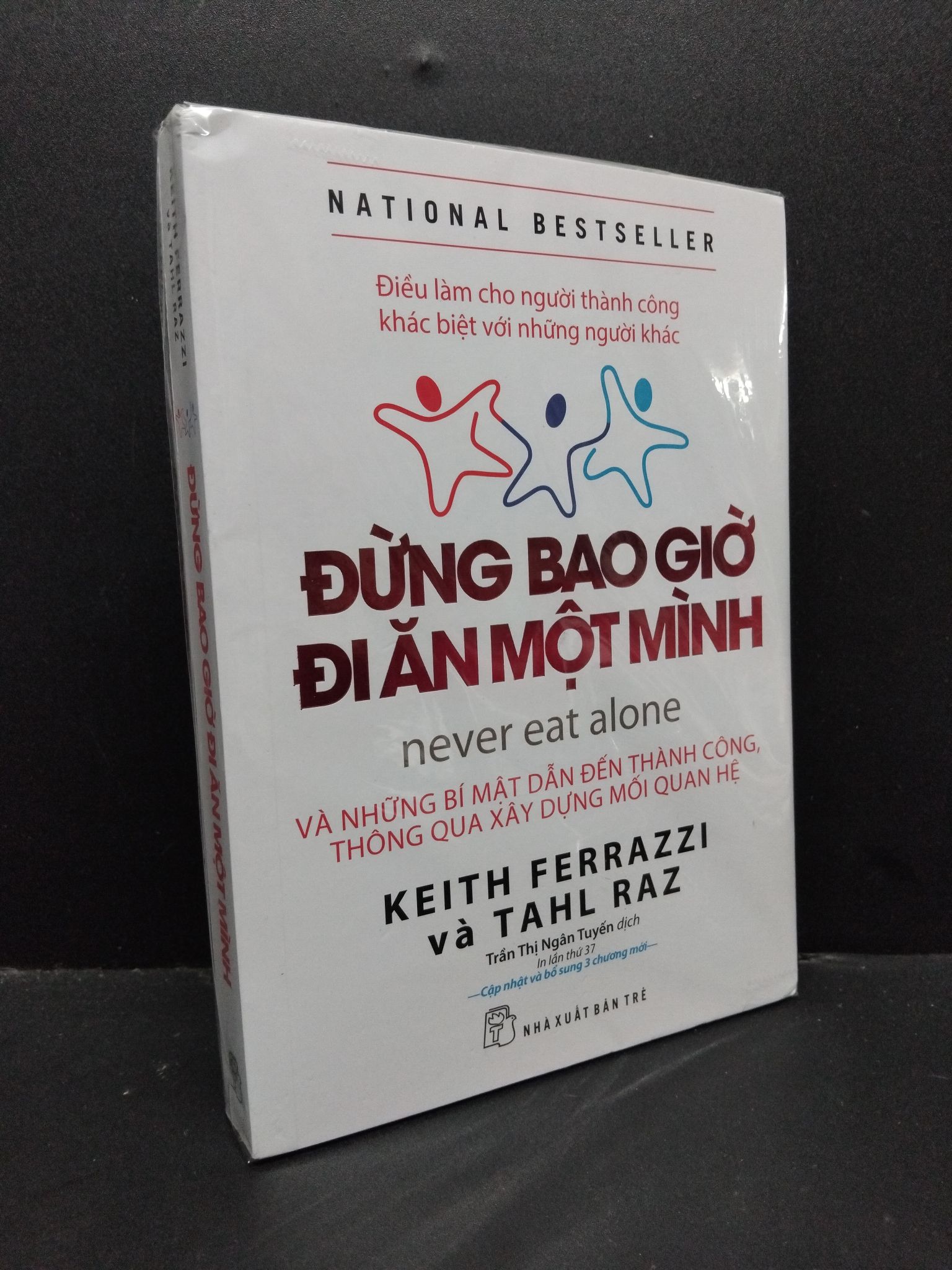 Đừng bao giờ đi ăn một mình Keuth Ferrazzi và Tahl Raz mới 100% móp góc nhẹ HCM.ASB1309