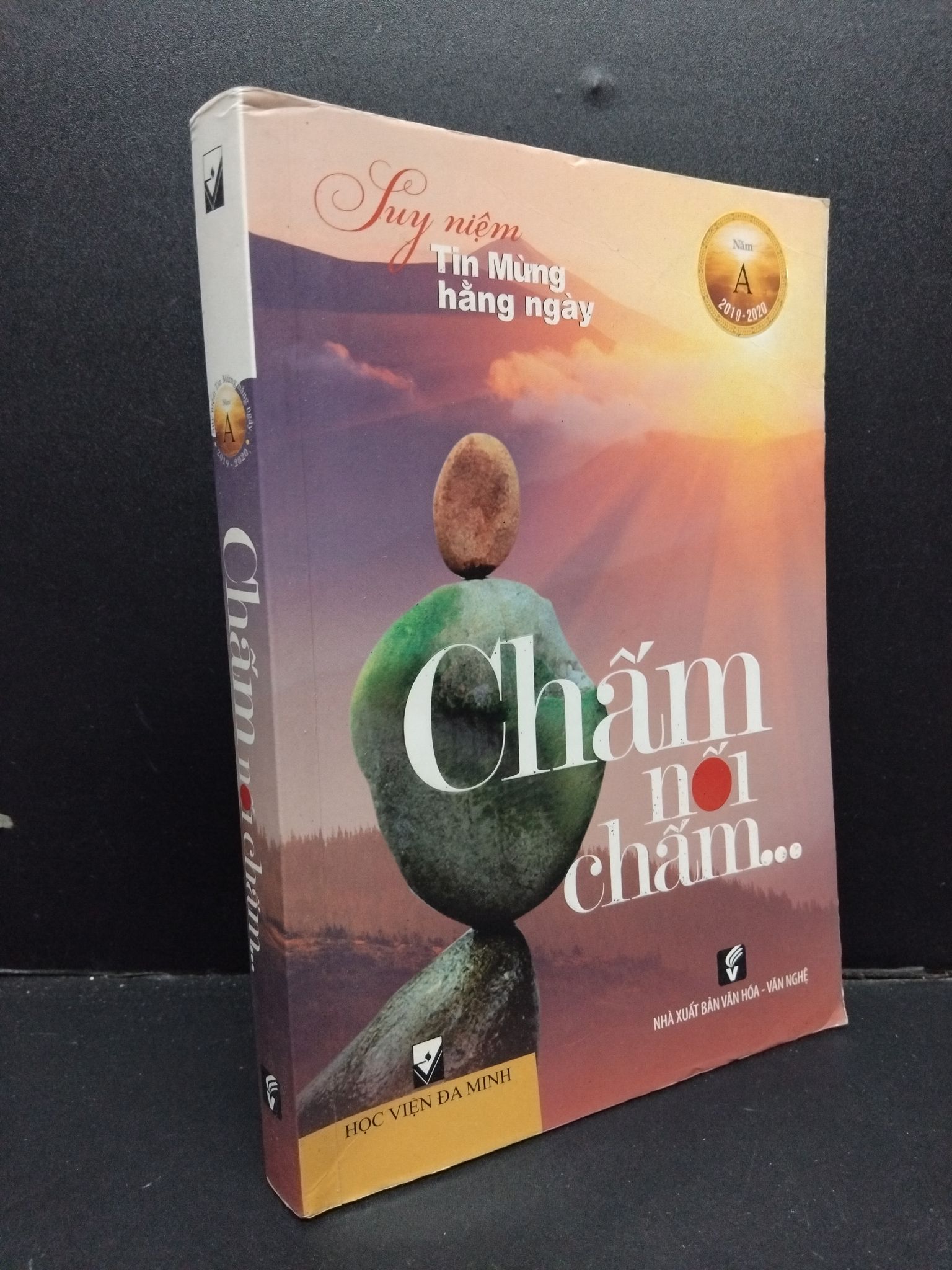 Chấm nối chấm... Mới 90% ố nhẹ 2019 HCM.ASB1309