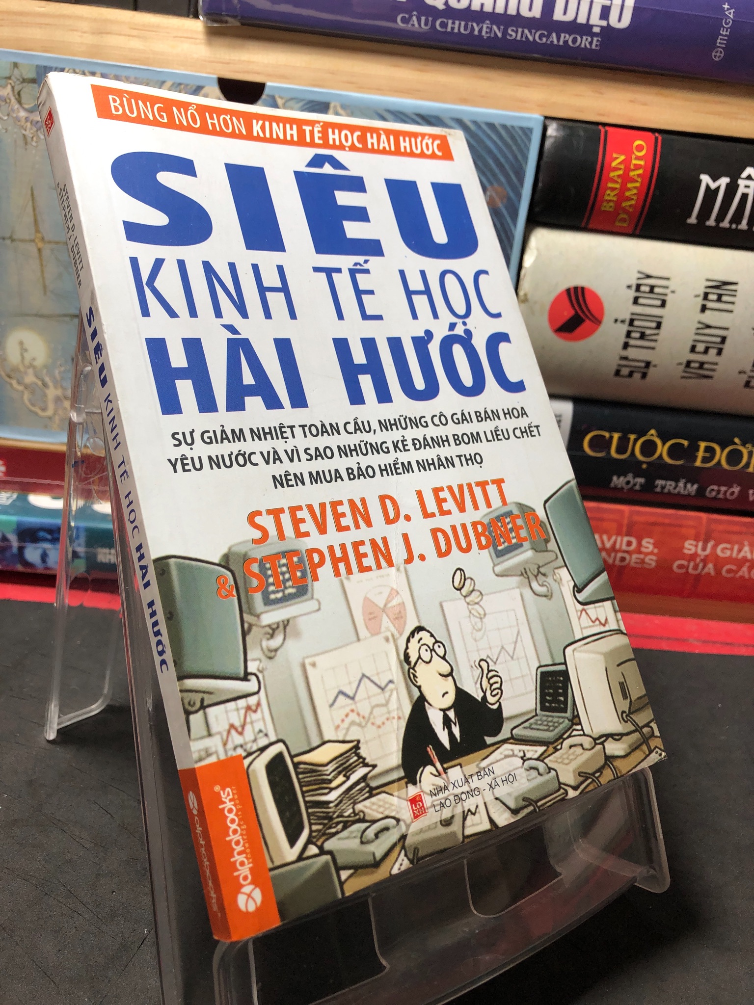 Siêu kinh tế học hài hước 2014 mới 80% ố nhẹ Steven D Levitt HPB2709 KINH TẾ - TÀI CHÍNH - CHỨNG KHOÁN