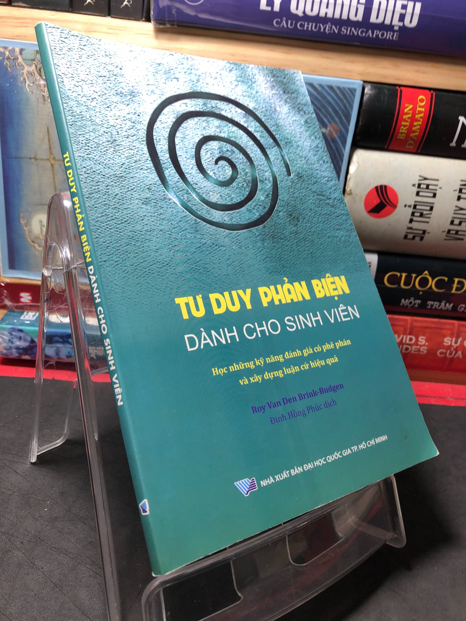 Tư duy phản biện dành cho sinh viên 2020 mới 80% chữ ký trang đầu Roy Van Den Brink-Budgen HPB2709 KỸ NĂNG