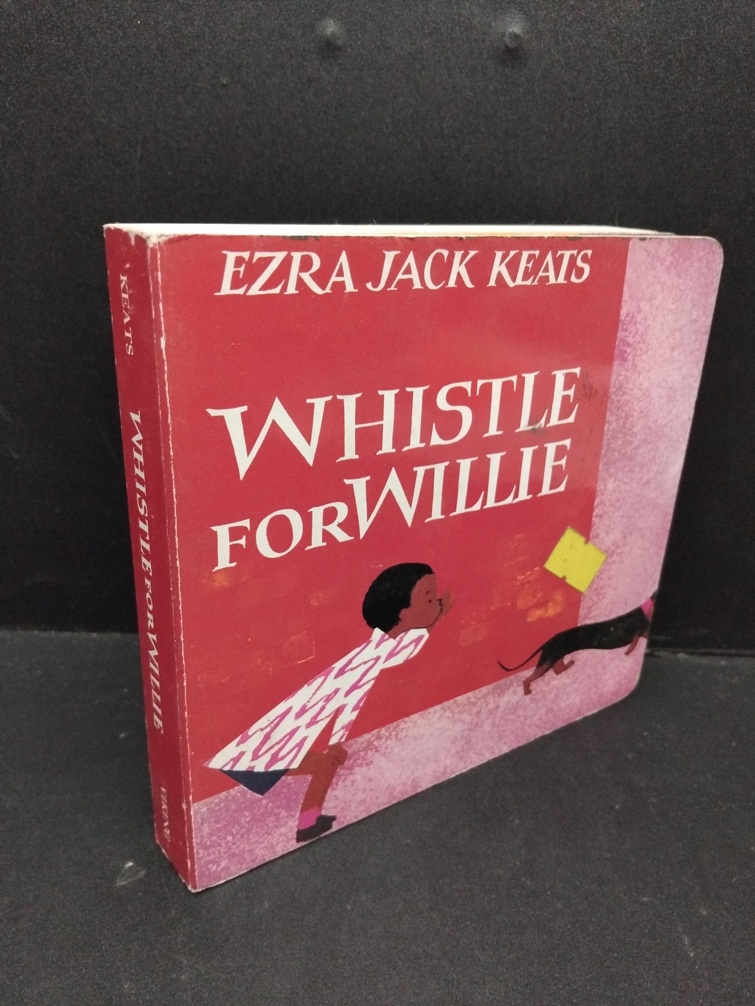 Whistle for willie mới 80% ố bẩn HCM2809 Ezra Jack Keats NGOẠI VĂN