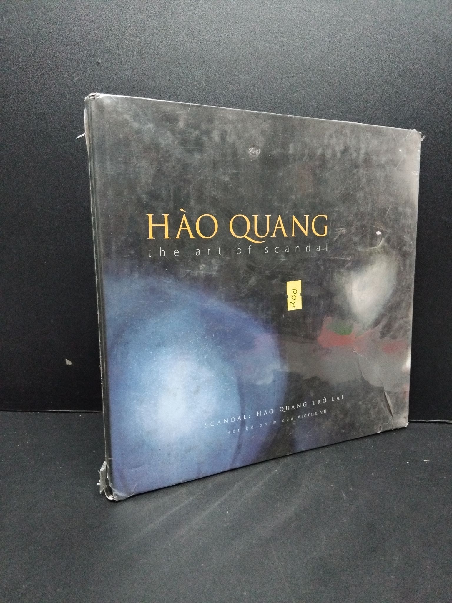 Hào quang - The art of scandal (có seal, bìa cứng) mới 90% HCM2809 Victor Vũ VĂN HỌC