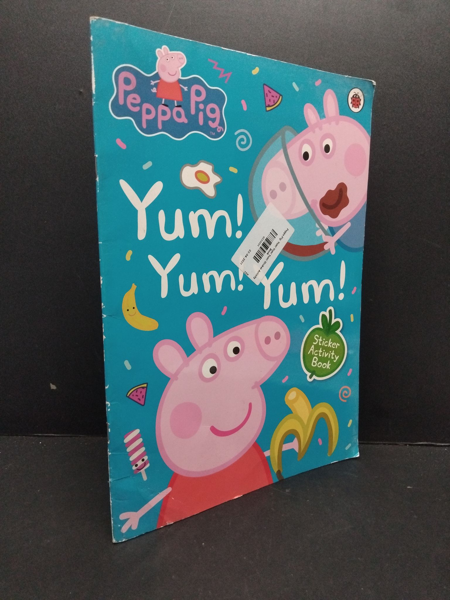 Yum! Yum! Yum! mới 80% bẩn nhẹ HCM2809 Sticker activity book HỌC NGOẠI NGỮ