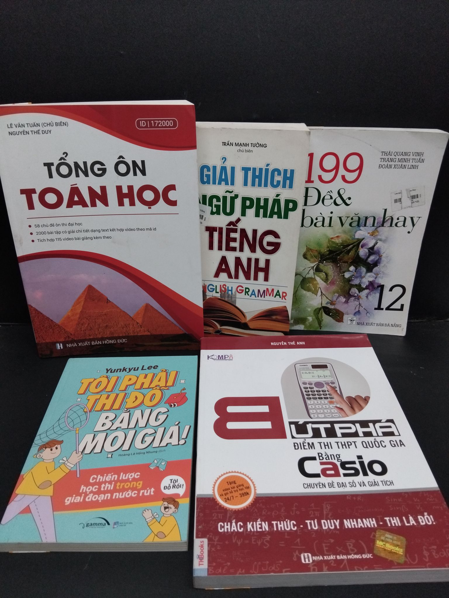 Combo sách giáo trình ôn luyện Toán Văn Anh lớp 12 và Tôi phải thi đỗ bằng mọi giá mới 80% ố nhẹ CHP0510