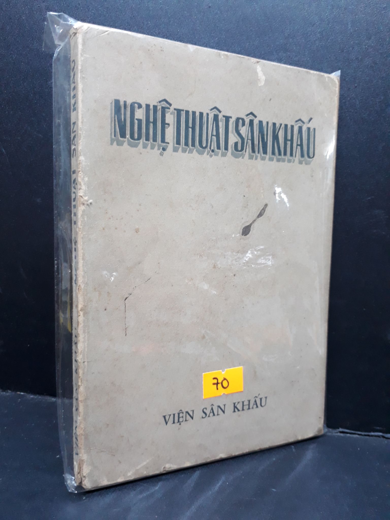 Nghệ thuật sân khấu mới 60% bẩn bìa, ố vàng, rách gáy HCM1710 Nguyễn Phan Thọ VĂN HỌC