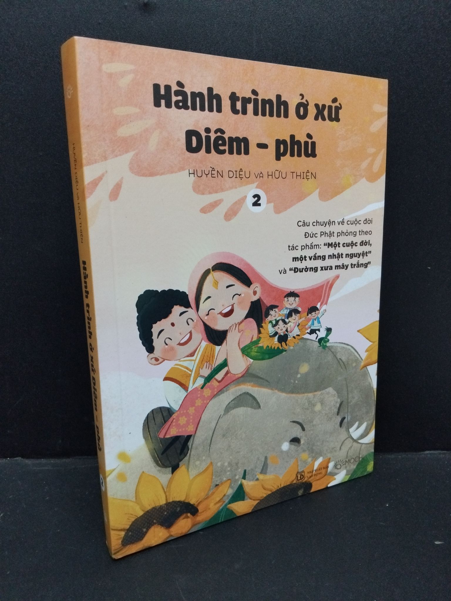 Hành trình ở xứ Diêm - phù 2 mới 90% bẩn nhẹ 2023 HCM1710 Huyền Diệu và Hữu Thiện VĂN HỌC