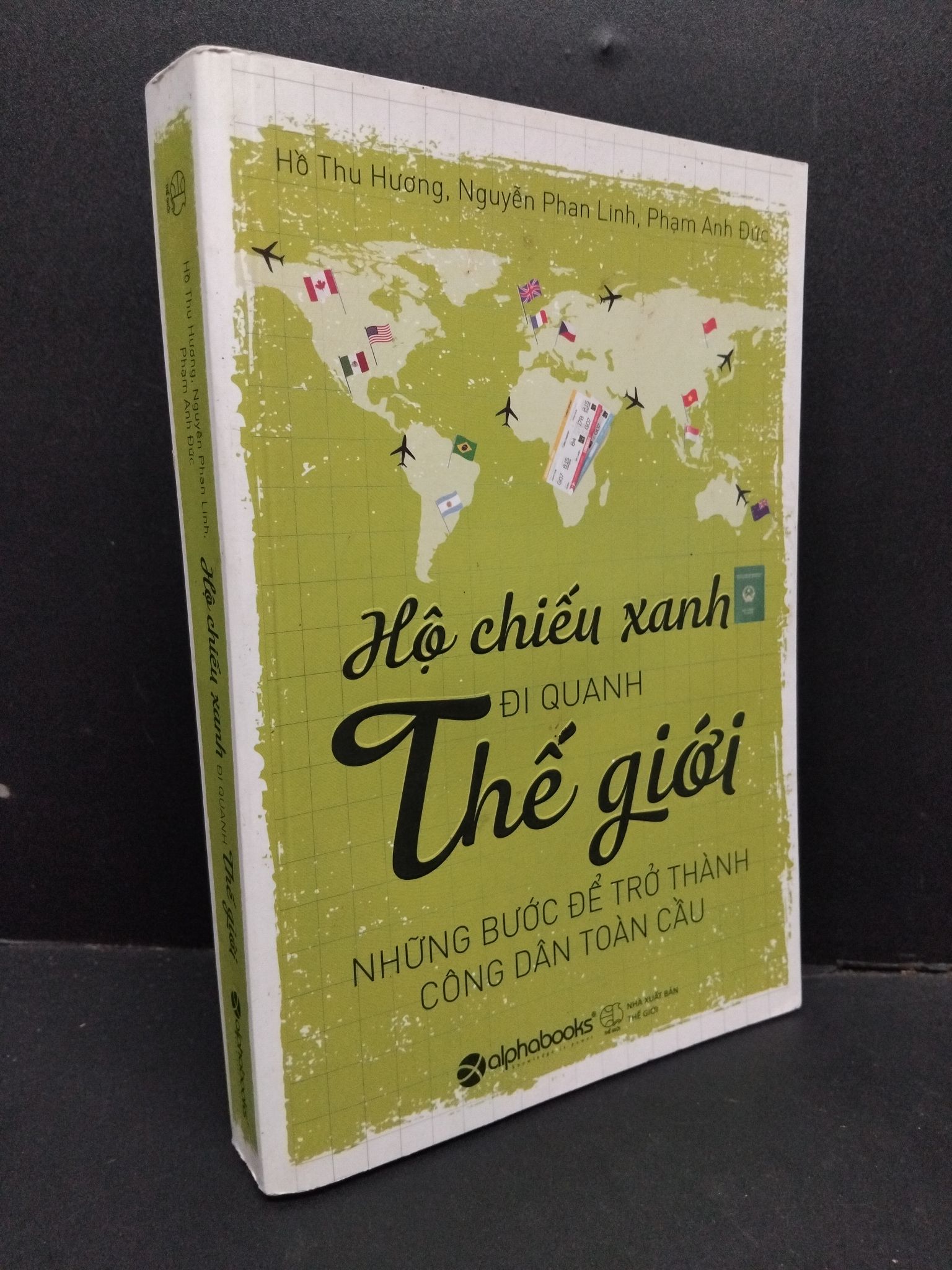 Hộ chiếu xanh đi quanh thế giới mới 80% ố nhẹ 2016 HCM1410 KỸ NĂNG