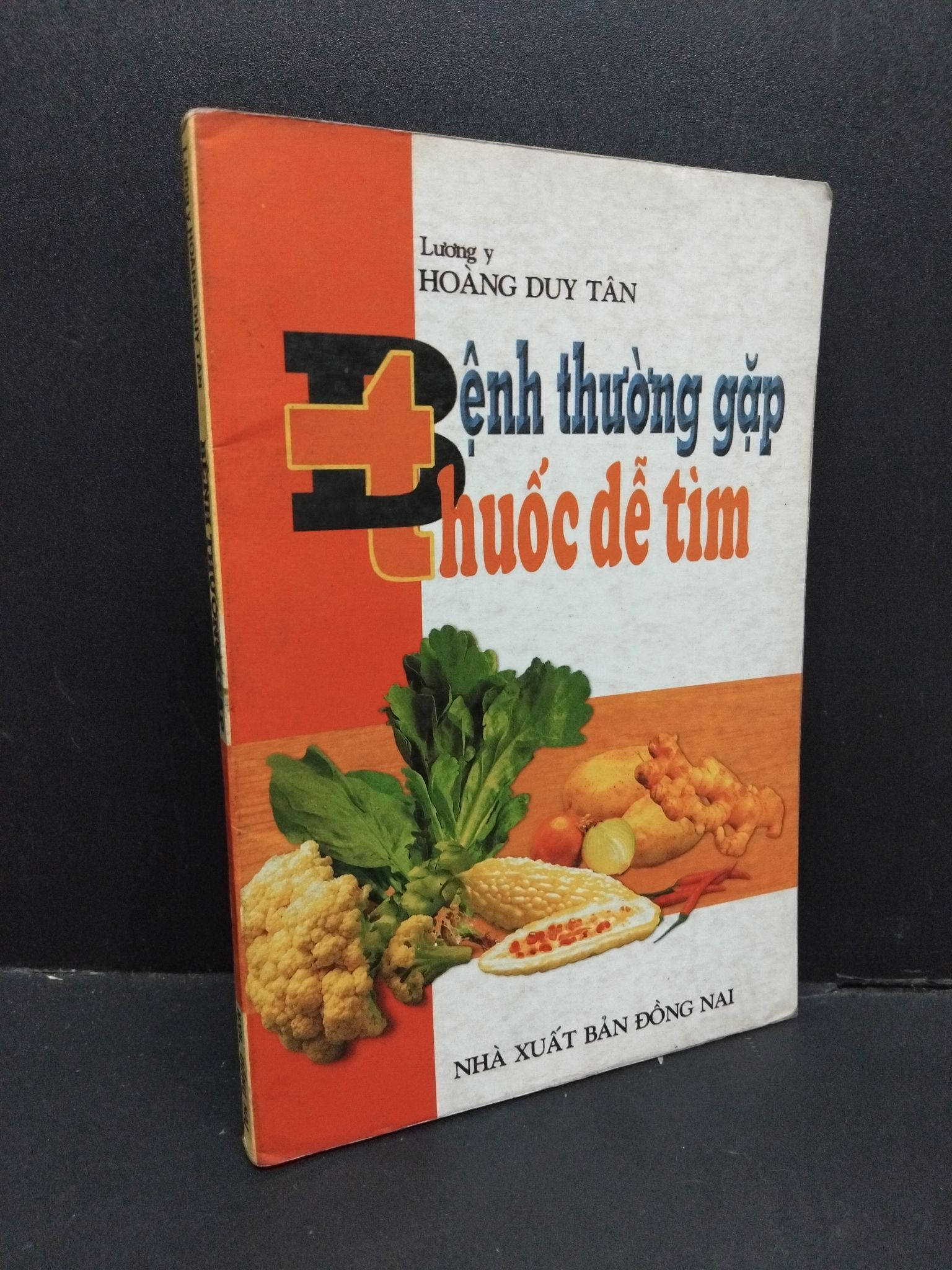 Bệnh thường gặp thuốc dễ tìm mới 70% bẩn bìa, ố vàng, tróc gáy, tróc bìa 2001 HCM2410 Lương y Hoàng Duy Tân SỨC KHỎE - THỂ THAO