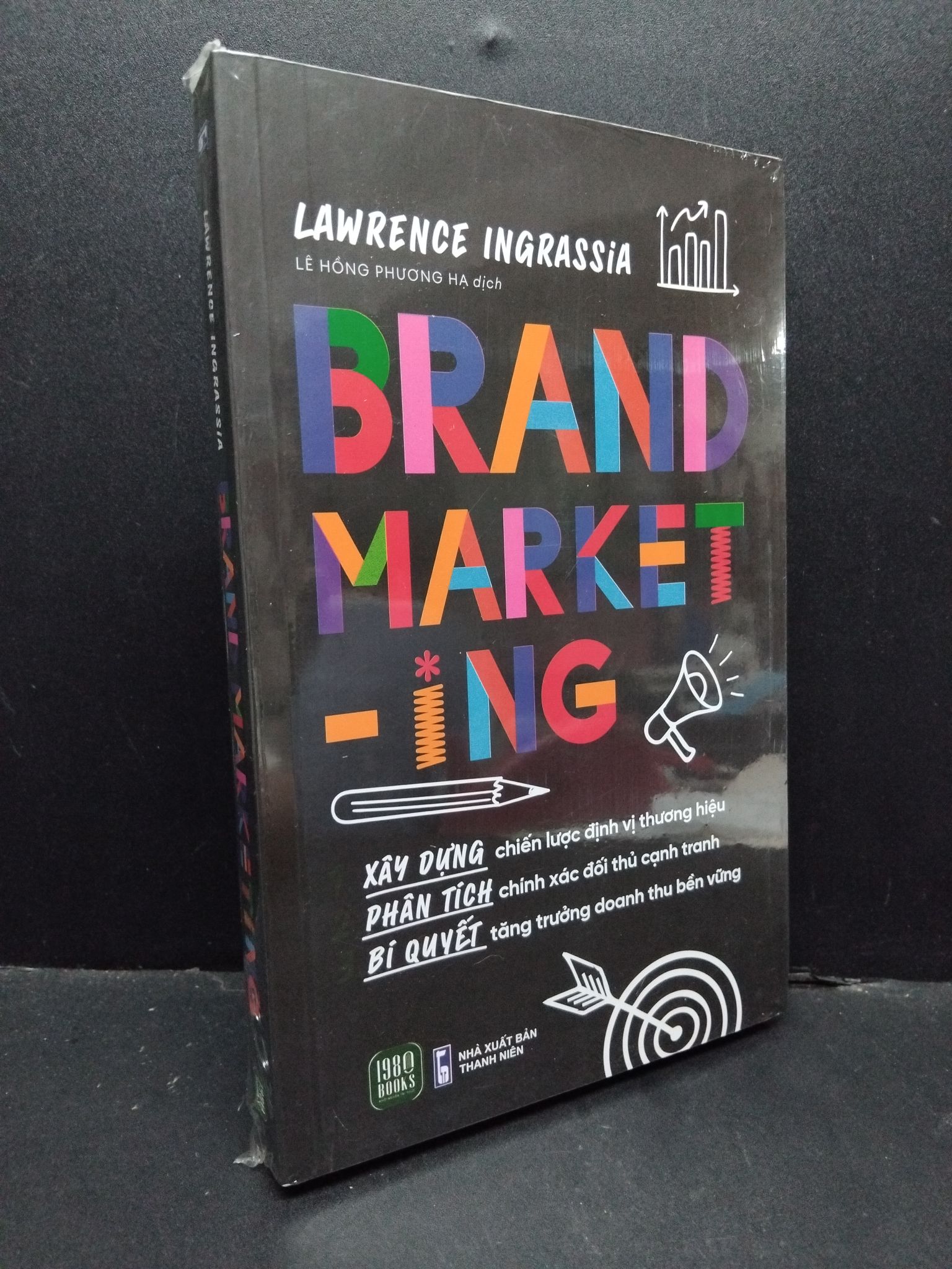 Brand Marketing Lawrence Ingrassia mới 100% HCM.ASB2310