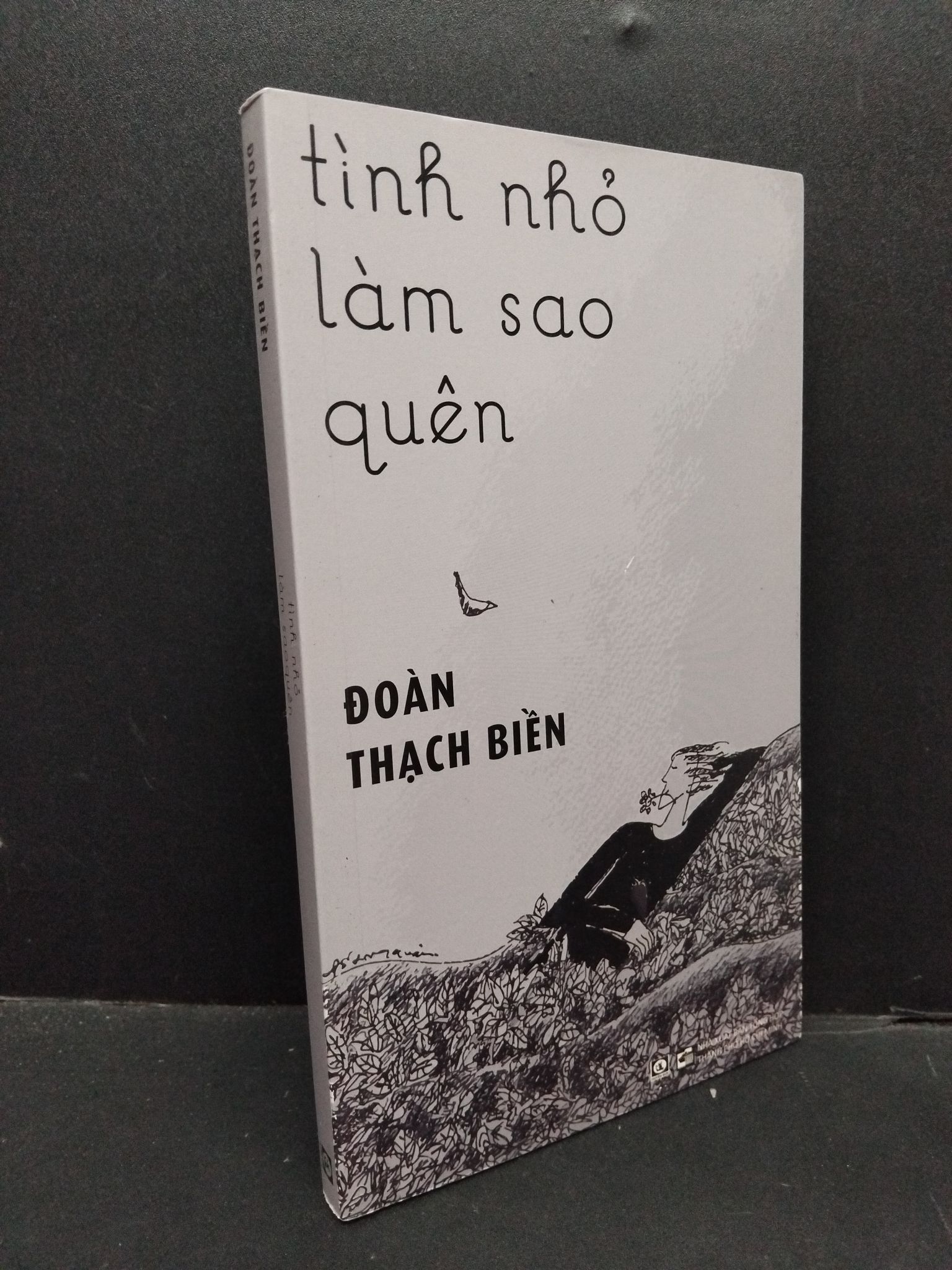 Tình nhỏ làm sao quên Đoàn Thạch Biền mới 90% bẩn bìa nhẹ 2021 HCM.ASB3010