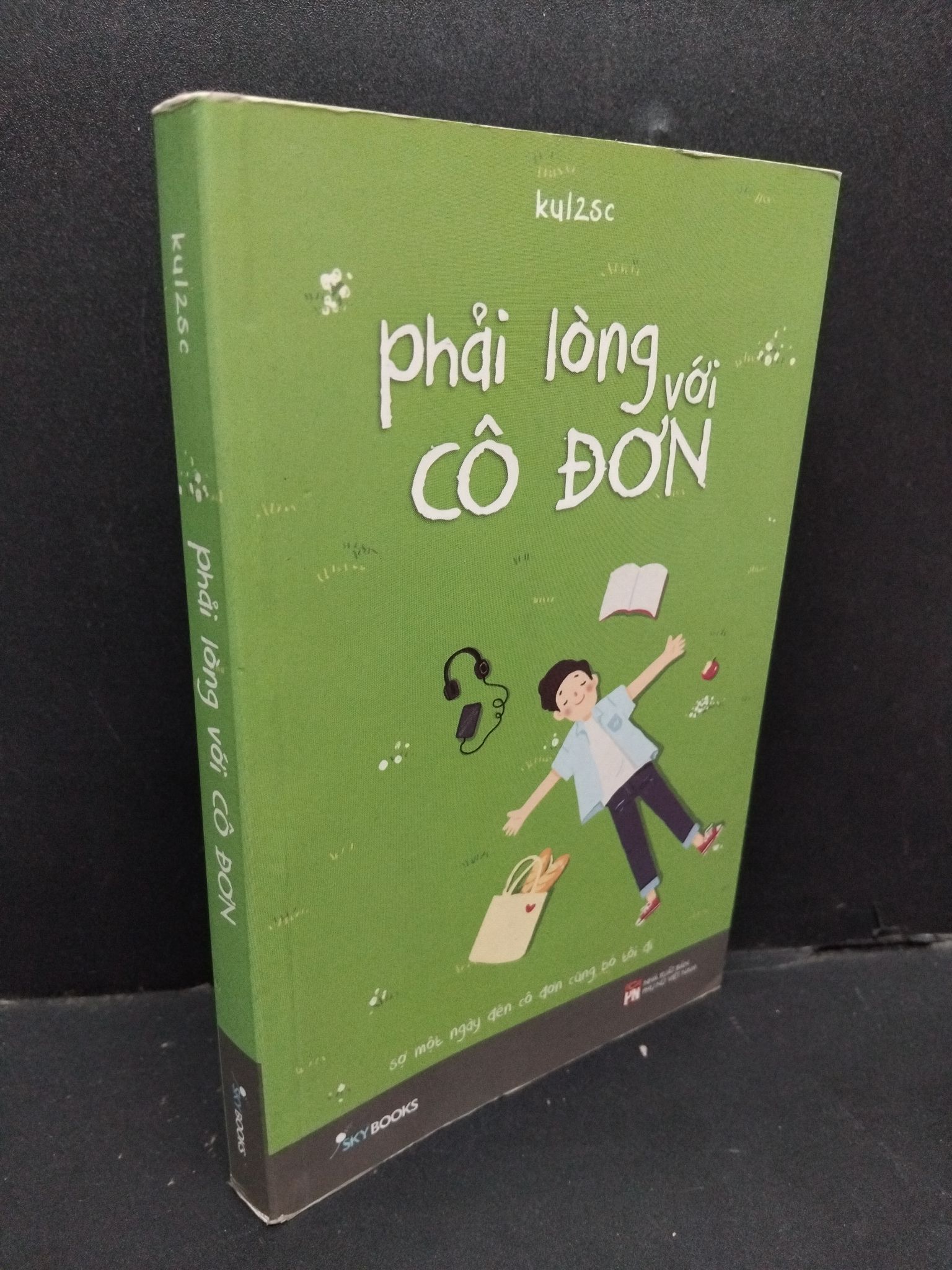 Phải lòng với cô đơn Kul2sc mới 90% ố bẩn nhẹ dính mực 2020 HCM.ASB0811