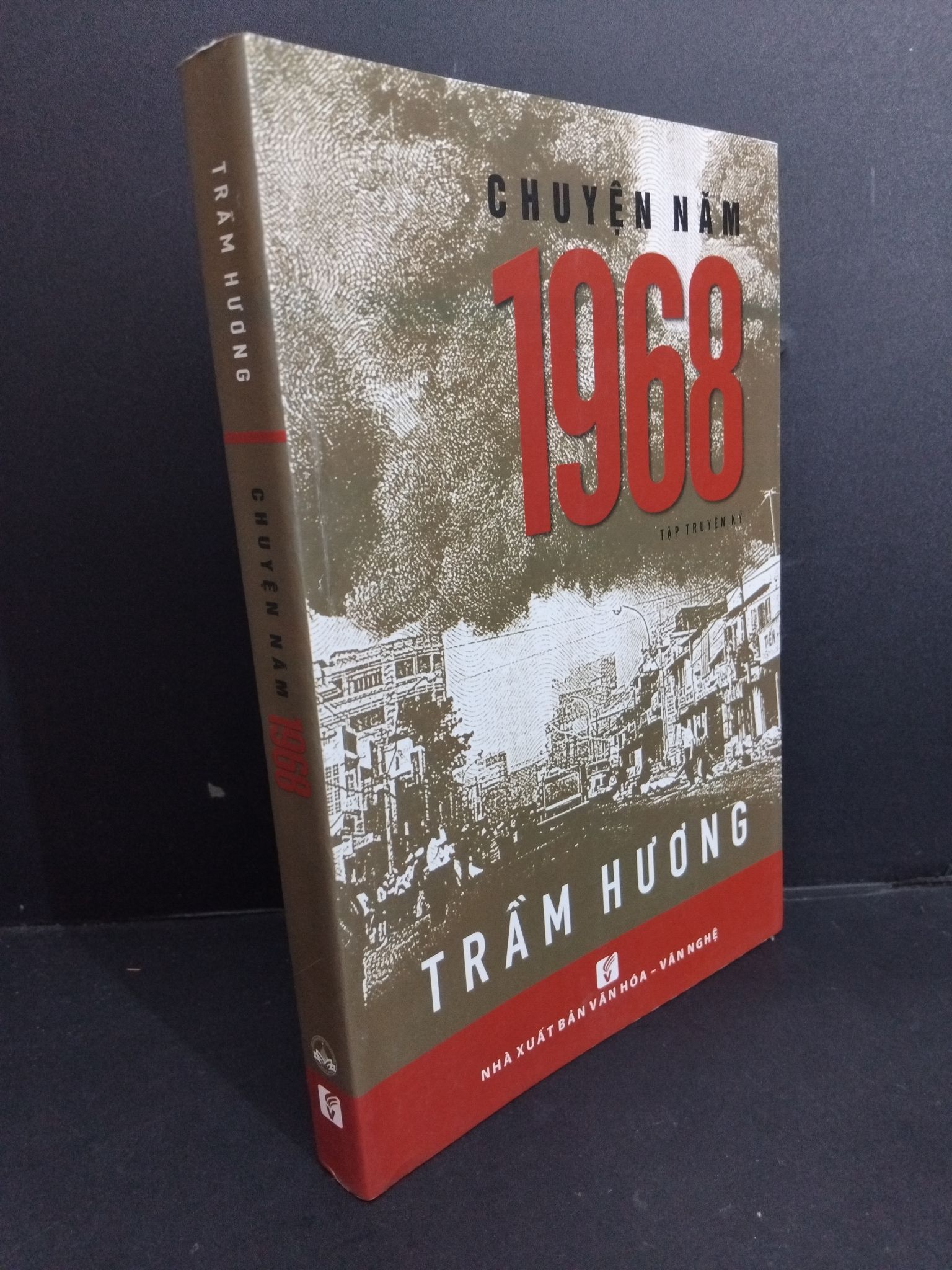 Chuyện năm 1968 Trần Hương mới 90% bẩn nhẹ 2018 wHCM.ASB0911