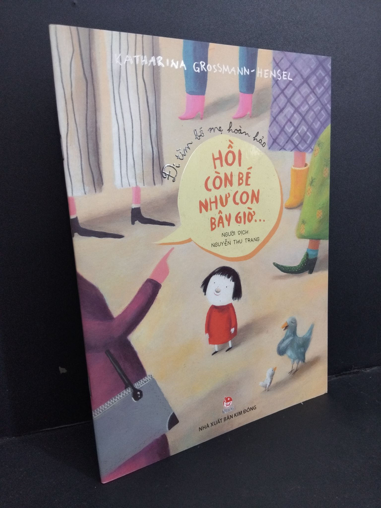 Hồi còn bé như con bây giờ... Katharina Grossmann - Hensel mới 90% bẩn nhẹ 2018 HCM.ASB0911