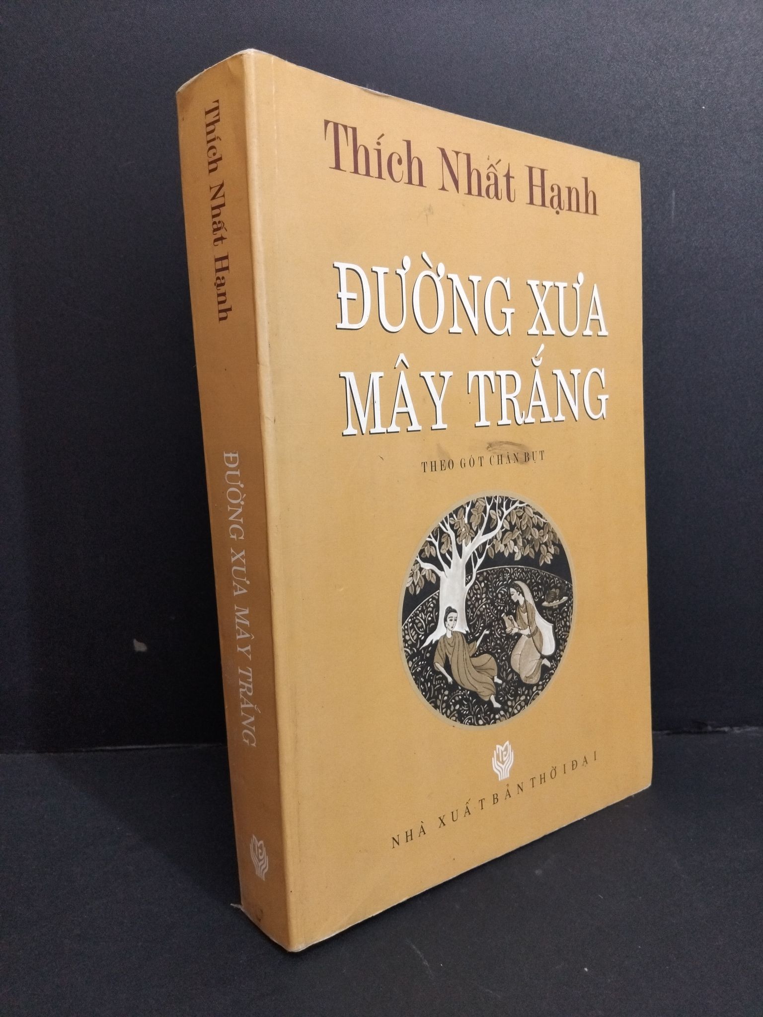 Đường xưa mây trắng mới 80% bẩn bìa, ố nhẹ, tróc gáy 2011 HCM2811 Thích Nhất Hạnh TÂM LINH - TÔN GIÁO - THIỀN