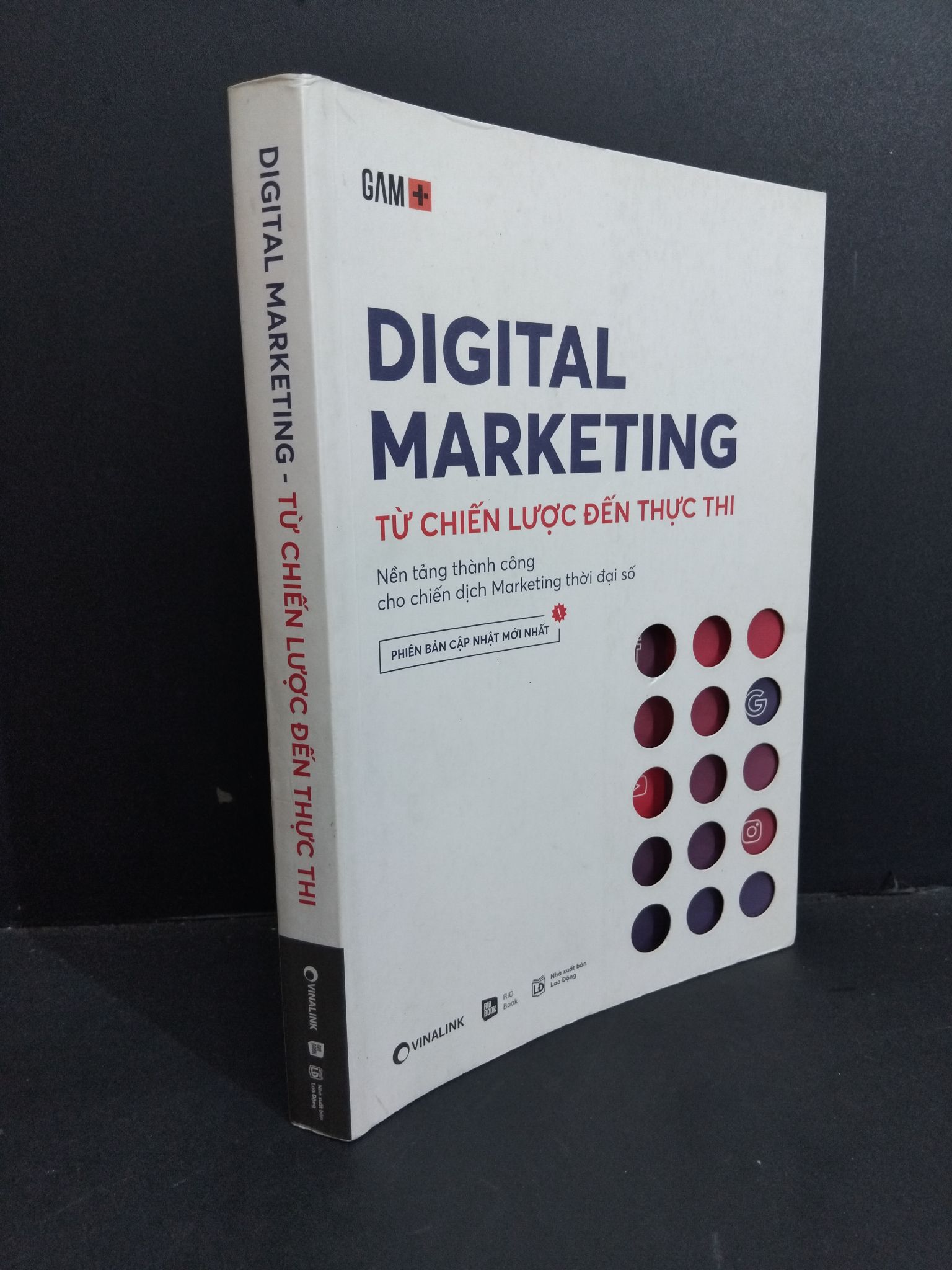 Digital marketing - Từ chiến lược đến thực thi mới 80% ố bẩn bìa, ký tên trang đầu, viết và highlight trong sách 2020 HCM2811 MARKETING KINH DOANH