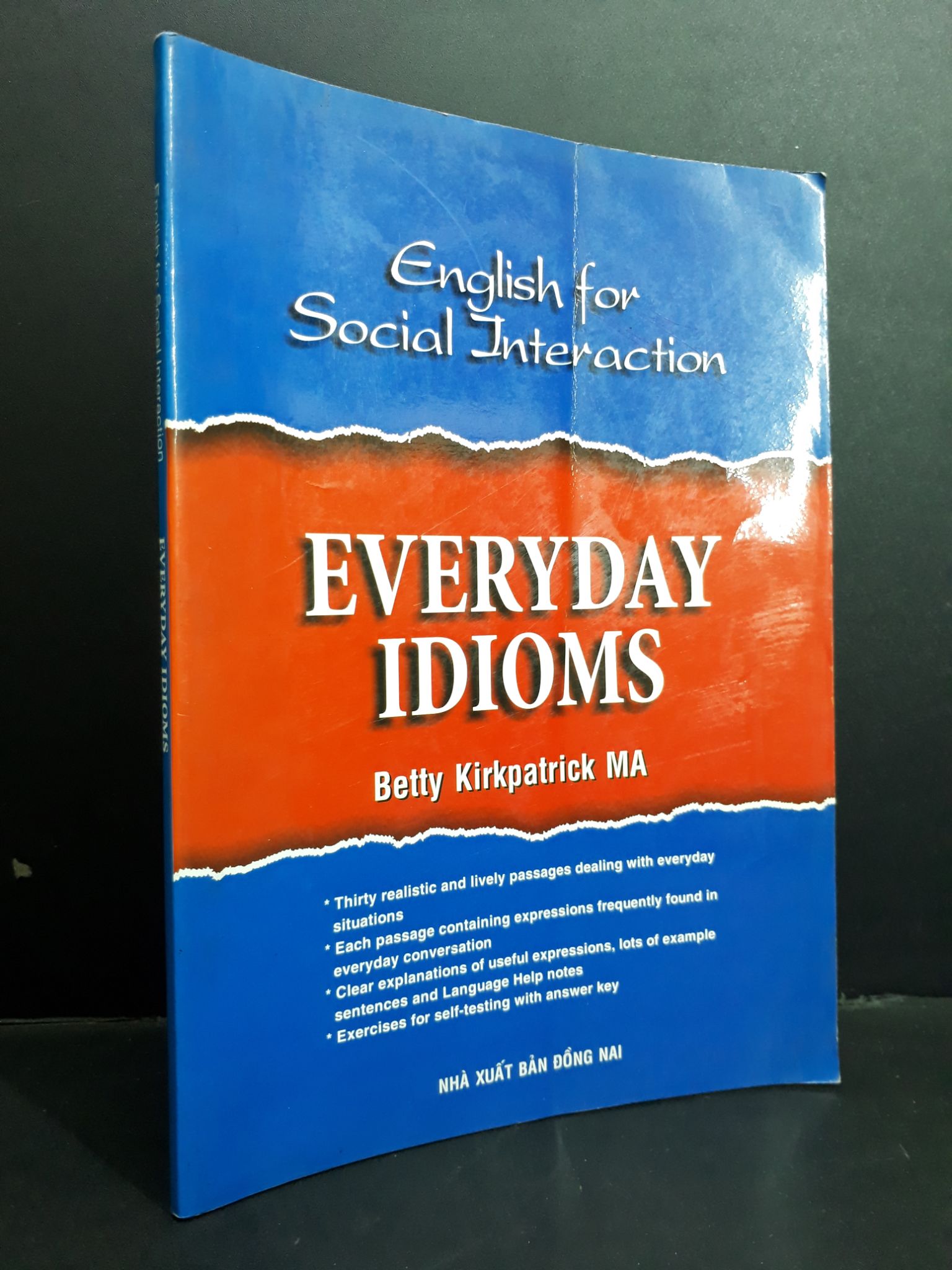 Everyday idioms mới 80% ố gấp bìa có viết lên bìa 2009 HCM2811 HỌC NGOẠI NGỮ