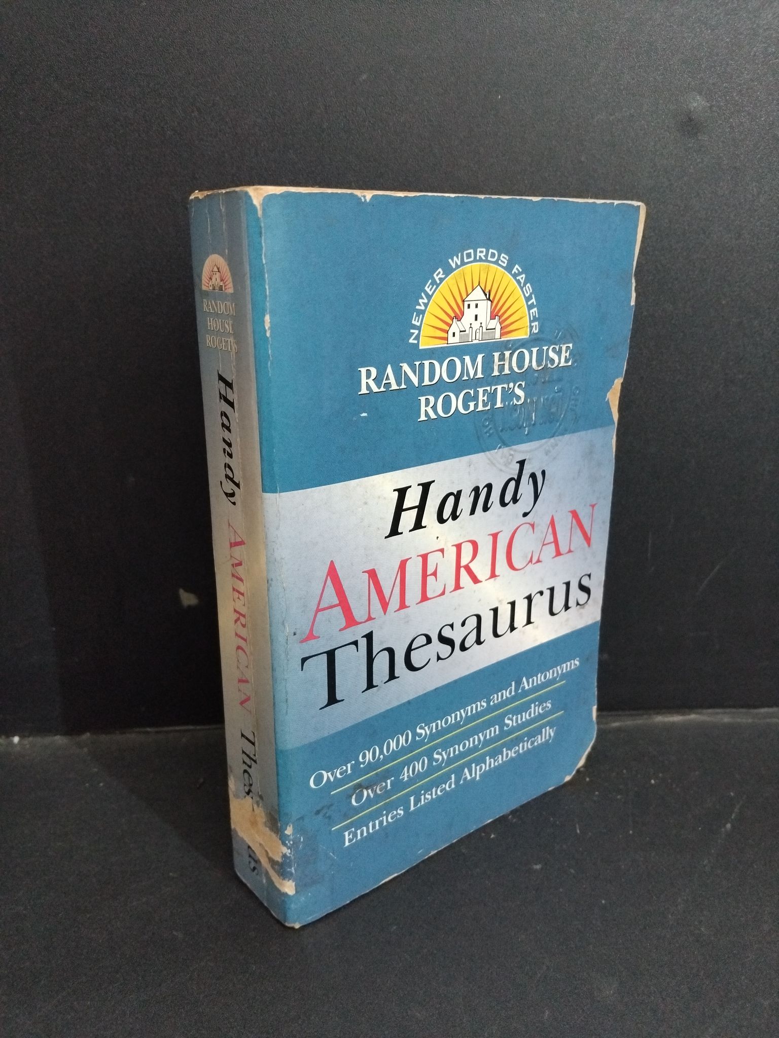 Handy American Thesaurus mới 80% ố vàng, bẩn bìa, tróc bìa HCM2811 Randoom House Roget's HỌC NGOẠI NGỮ