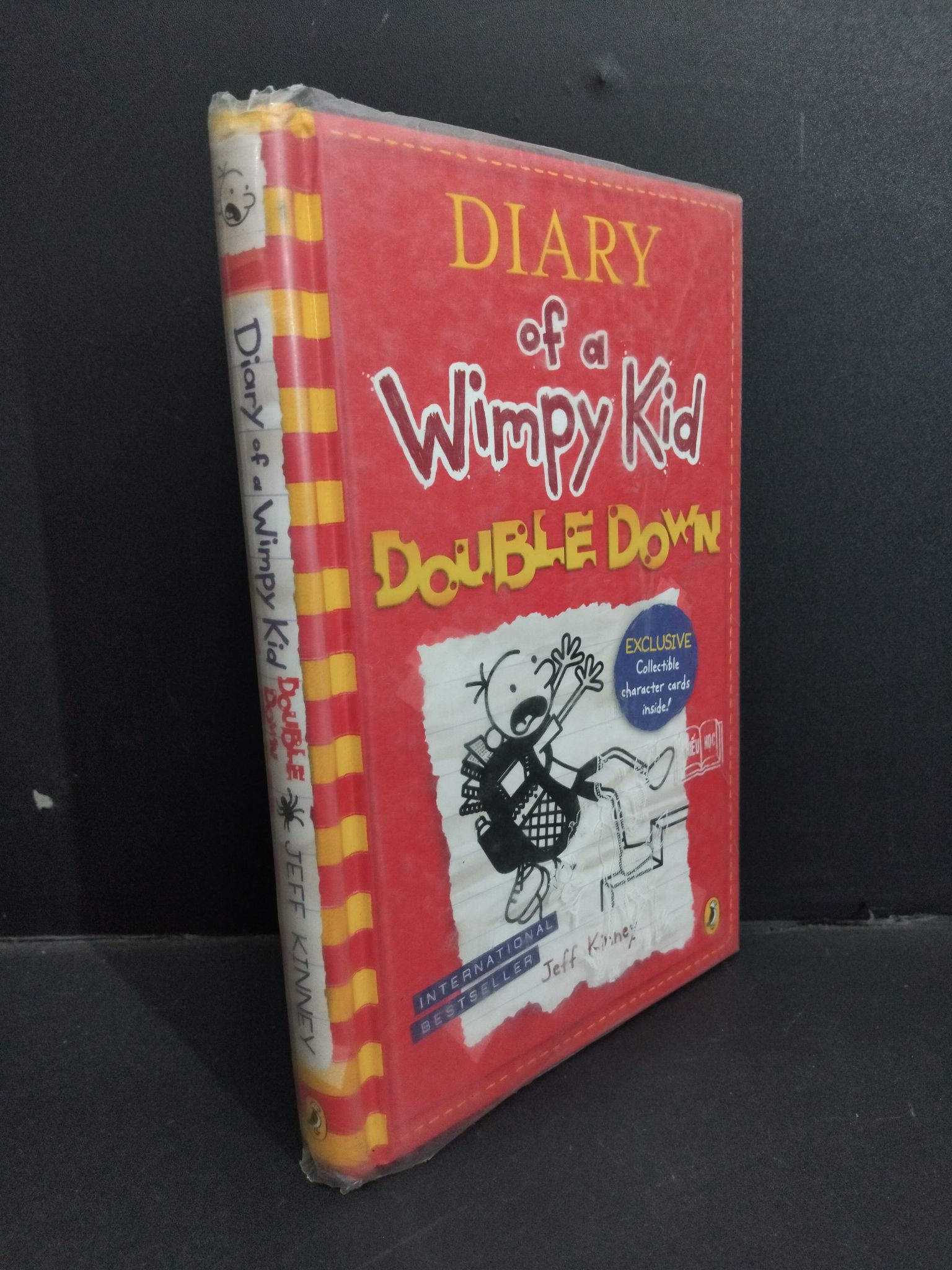 Diary of a wimpy kid Double down (bìa cứng) mới 80% bẩn bìa, ố nhẹ, có chữ viết trang đầu HCM1712 Jeff Kinney NGOẠI VĂN