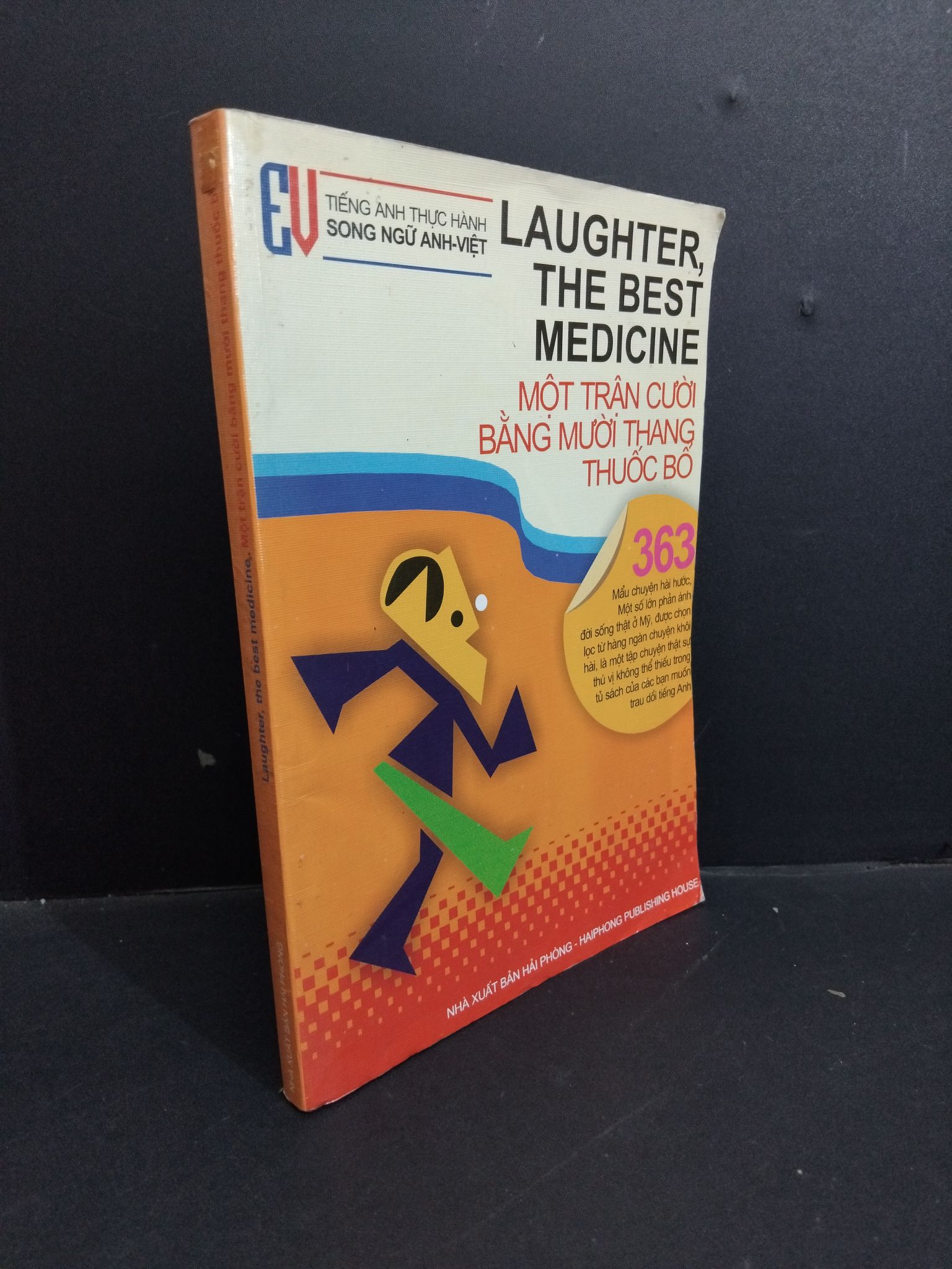 Laughter, the best medicine một trận cười bằng mười thang thuốc bổ (sách song ngữ Anh- Việt) mới 80% bẩn bìa, có mộc đỏ 2004 HCM1712 VĂN HỌC