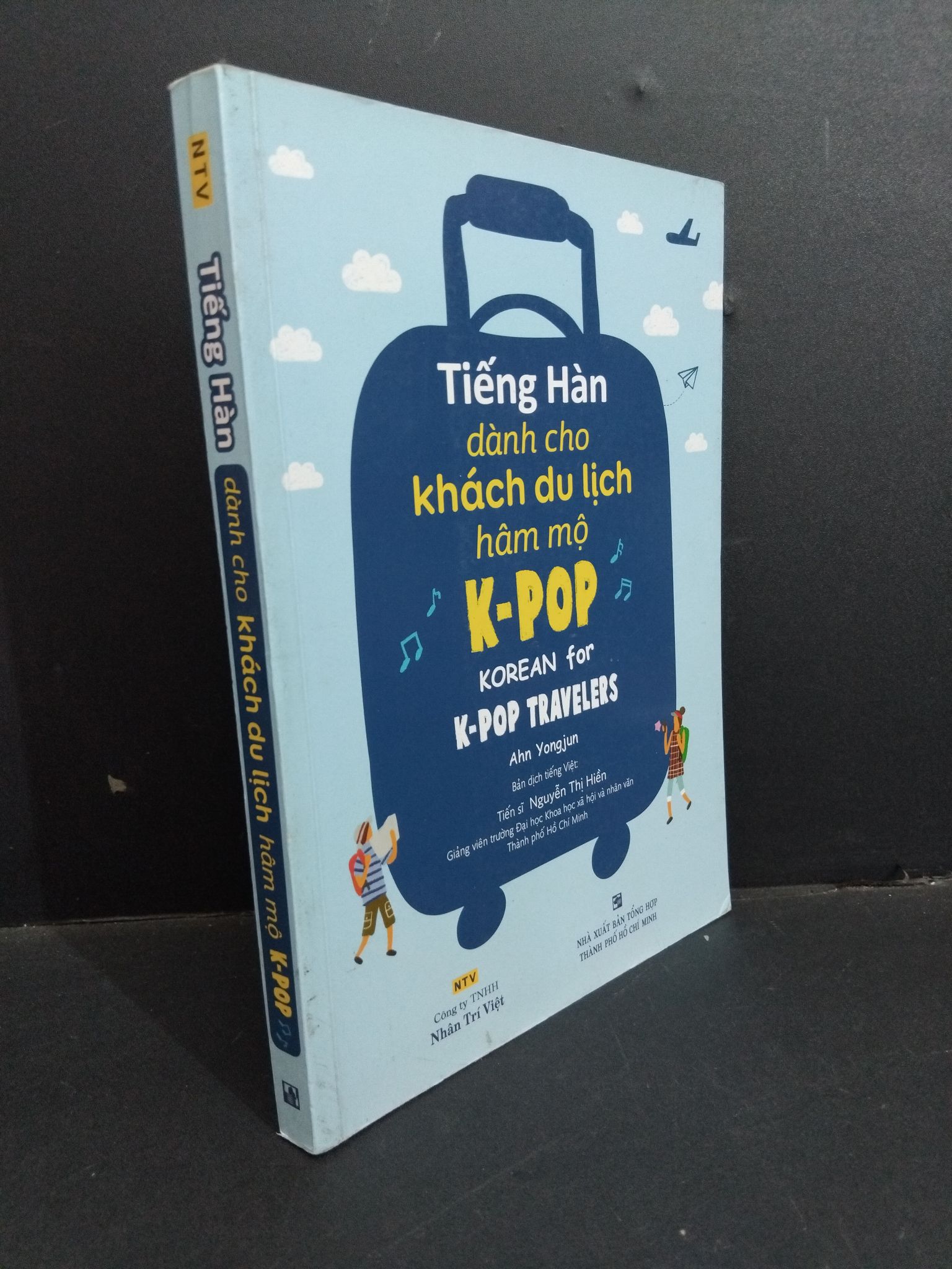 Tiếng hàn dành cho khách du lịch hâm mộ K-POP mới 80% trang bìa có chữ 2019 HCM0612 Ahn Yongjun HỌC NGOẠI NGỮ