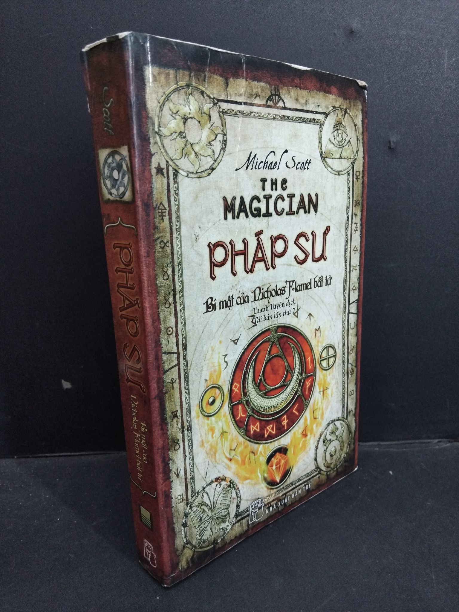 Pháp sư Bí mật của Nicholas Flamel bất tử mới 70% ố ẩm nhăn trang gấp bìa 2016 HCM2811 Michael Scott VĂN HỌC