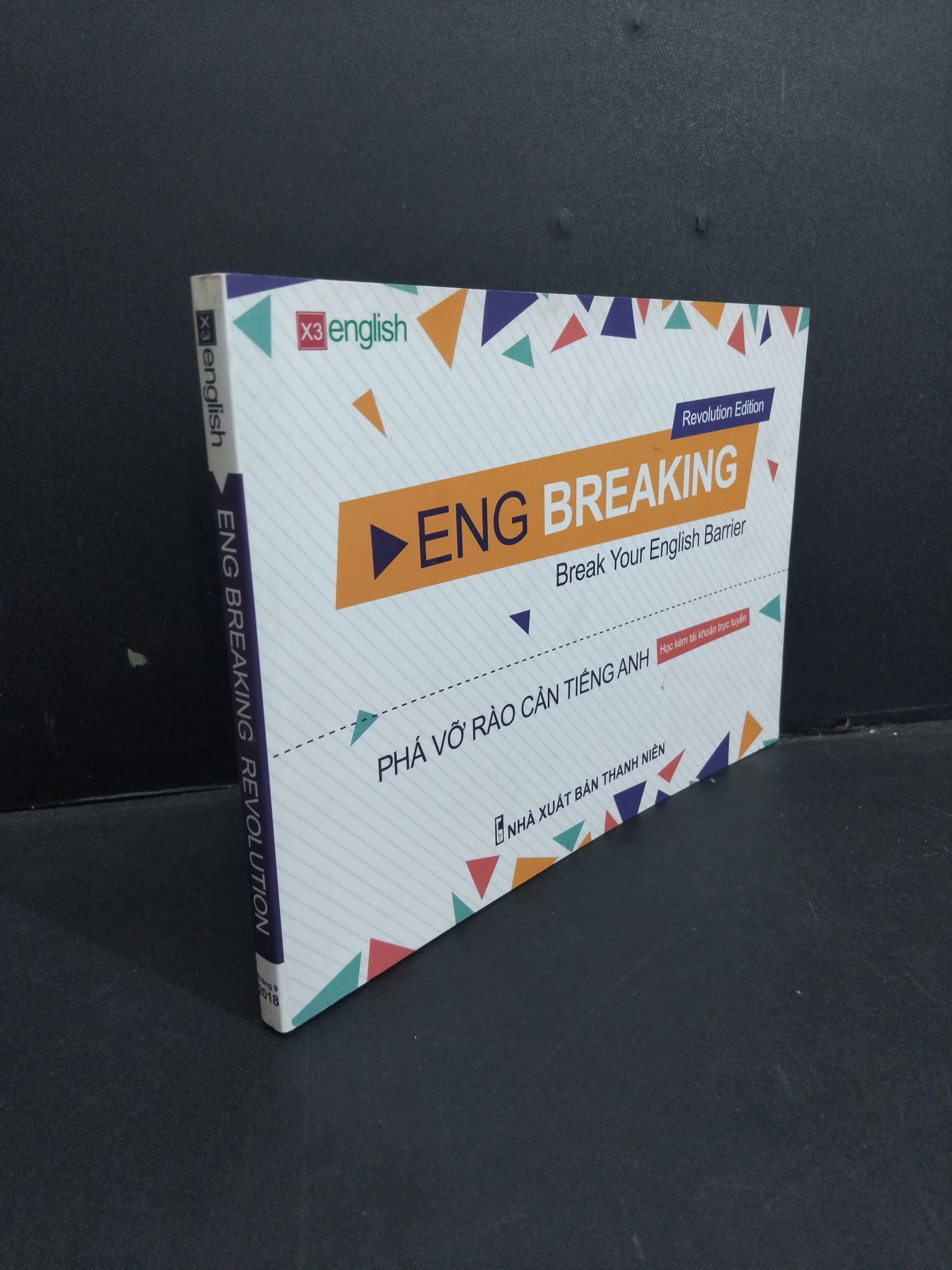 ENG breaking revolution (sách màu) mới 90% ố nhẹ 2018 HCM1001 HỌC NGOẠI NGỮ